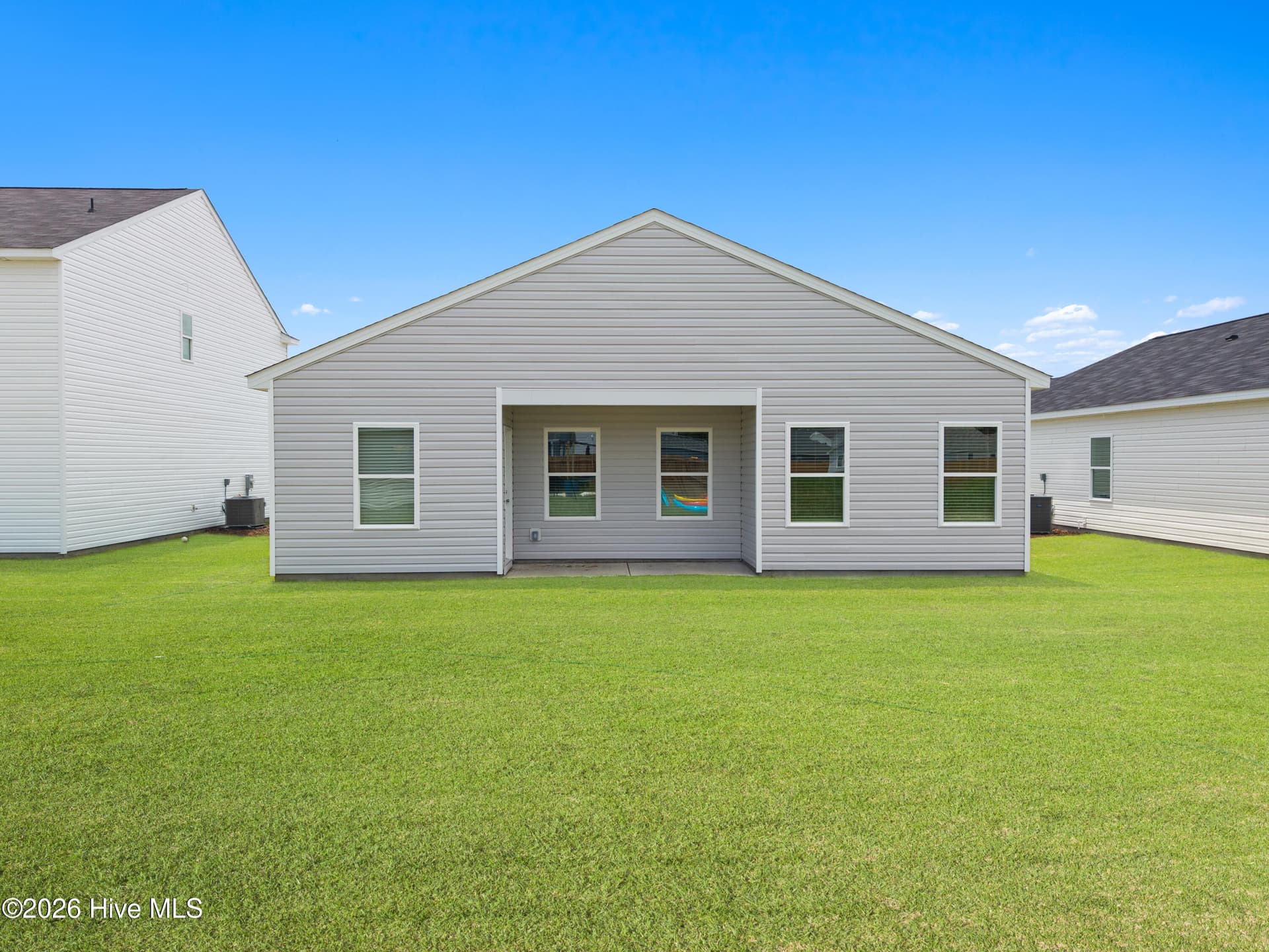 Single Family Residence at 201 Hamlet Court, Richlands, NC 28574, photo 5 of 30