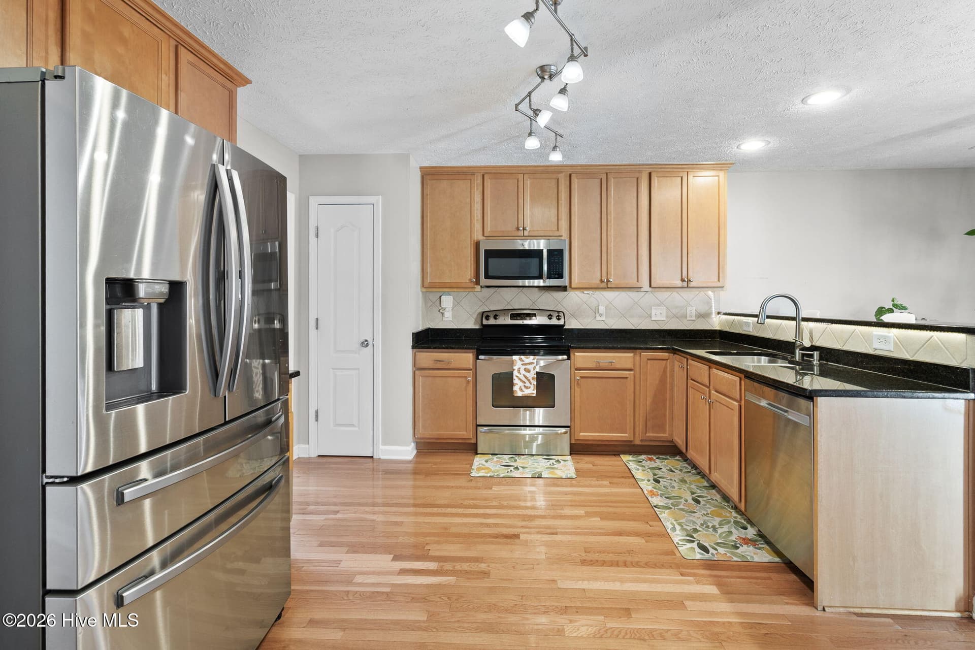 Single Family Residence at 417 Thorncliff Drive, Raeford, NC 28376, photo 7 of 49