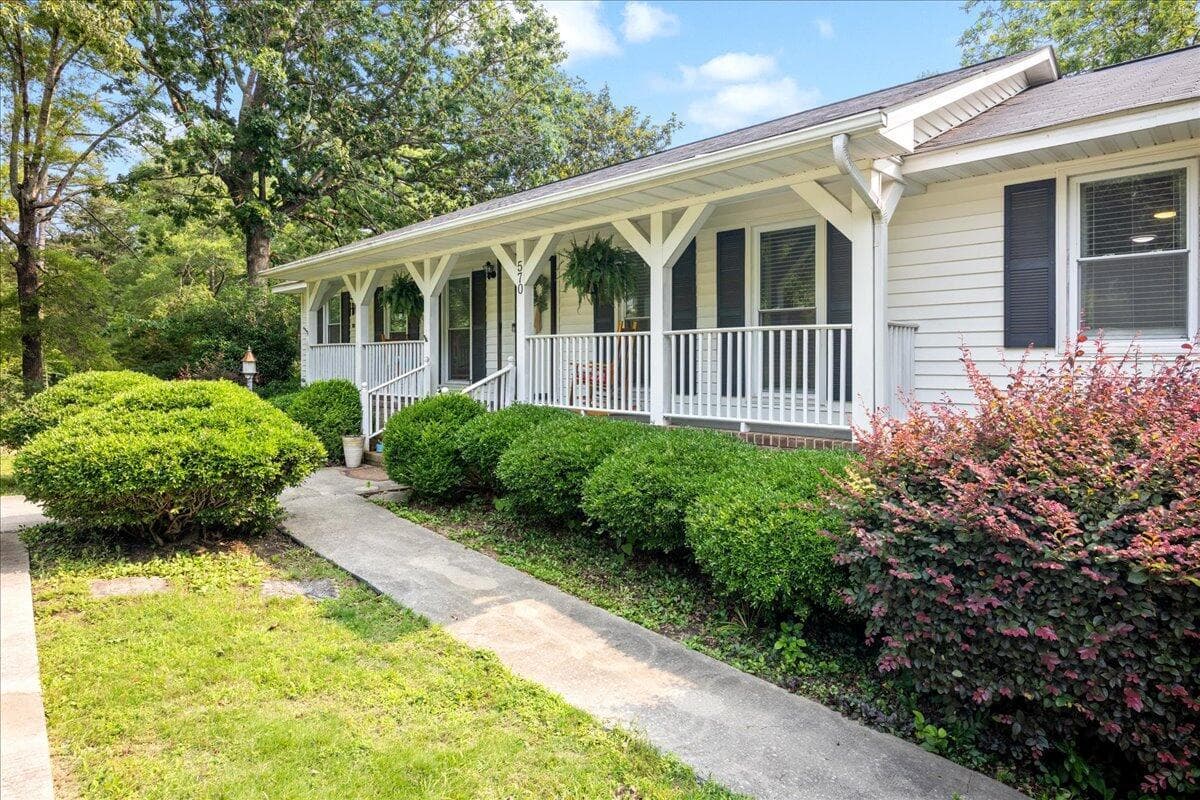 Single Family Residence at 570 Wallace Wells Circle, Lincolnton, GA 30817, photo 10 of 49