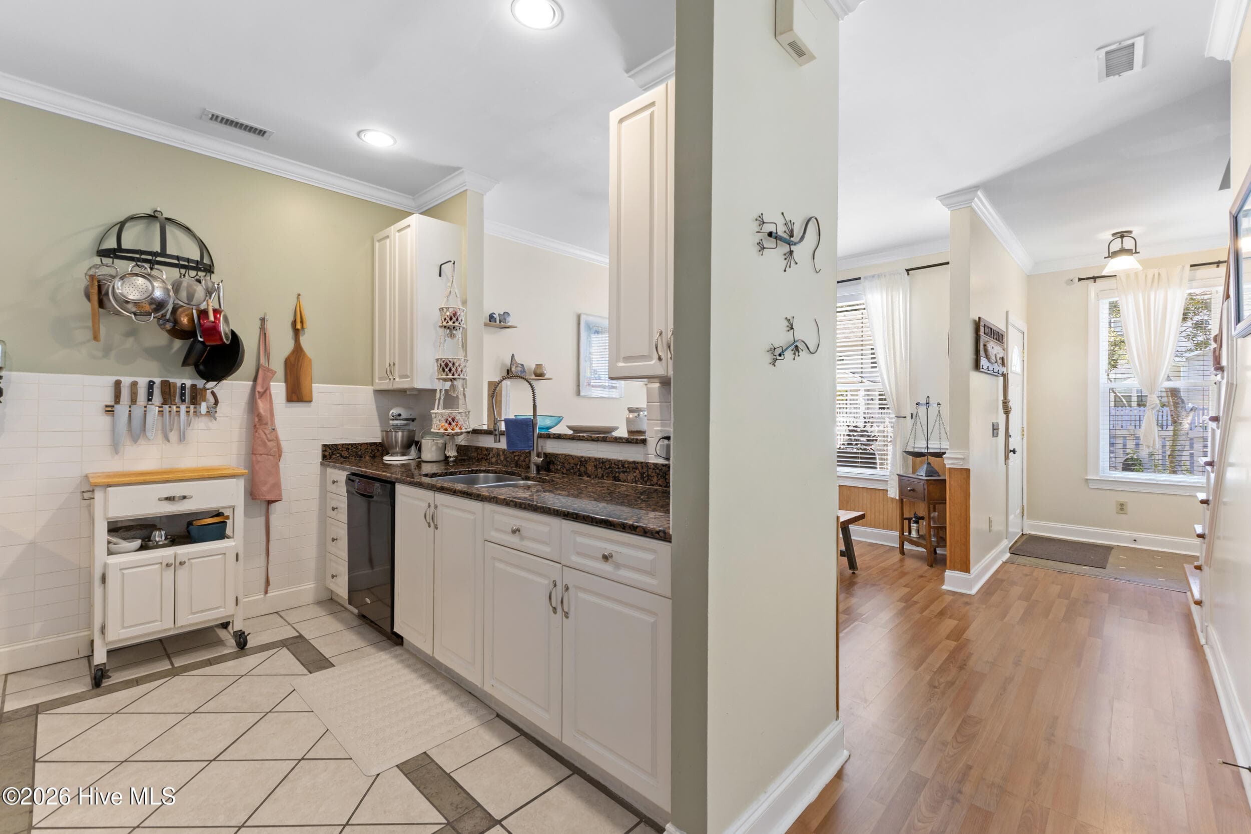 Townhouse at 5813 Wrightsville Avenue Apt 138, Wilmington, NC 28403, photo 10 of 38