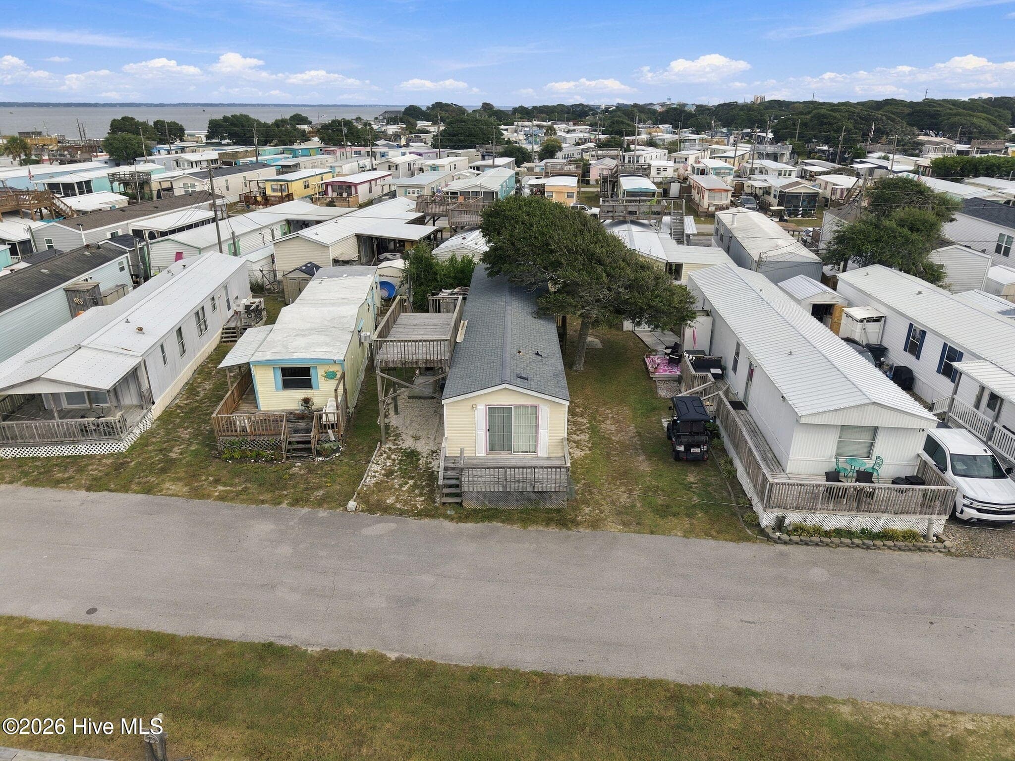 Manufactured Home at 1530 Salter Path Road 15, Indian Beach, NC 28512, photo 31 of 33