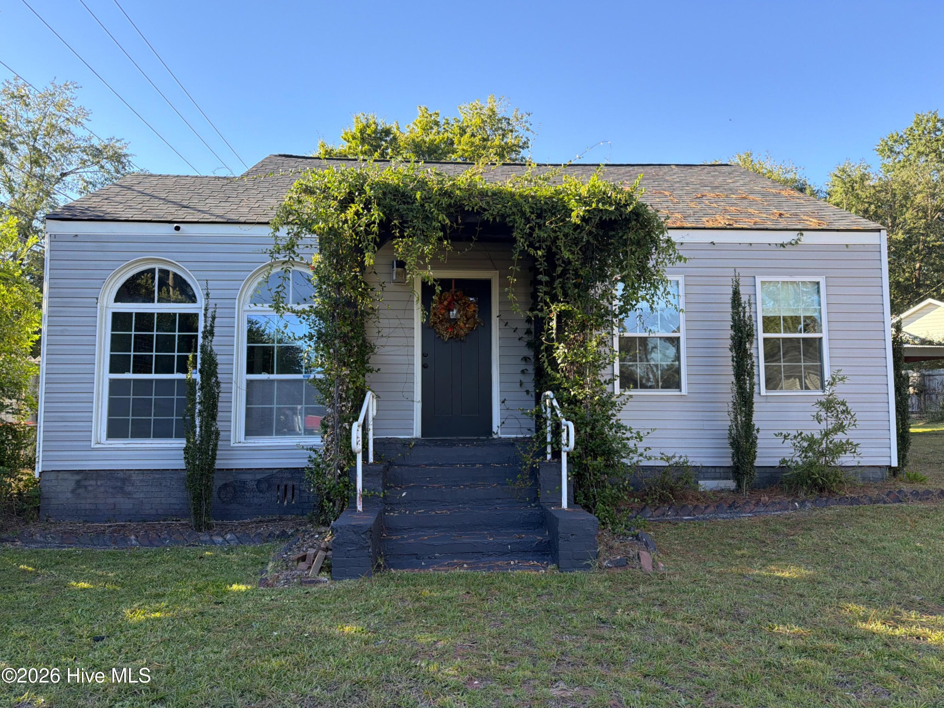 Single Family Residence at 1101 Pine Drive Nw, Aiken, SC 29801, photo 3 of 97