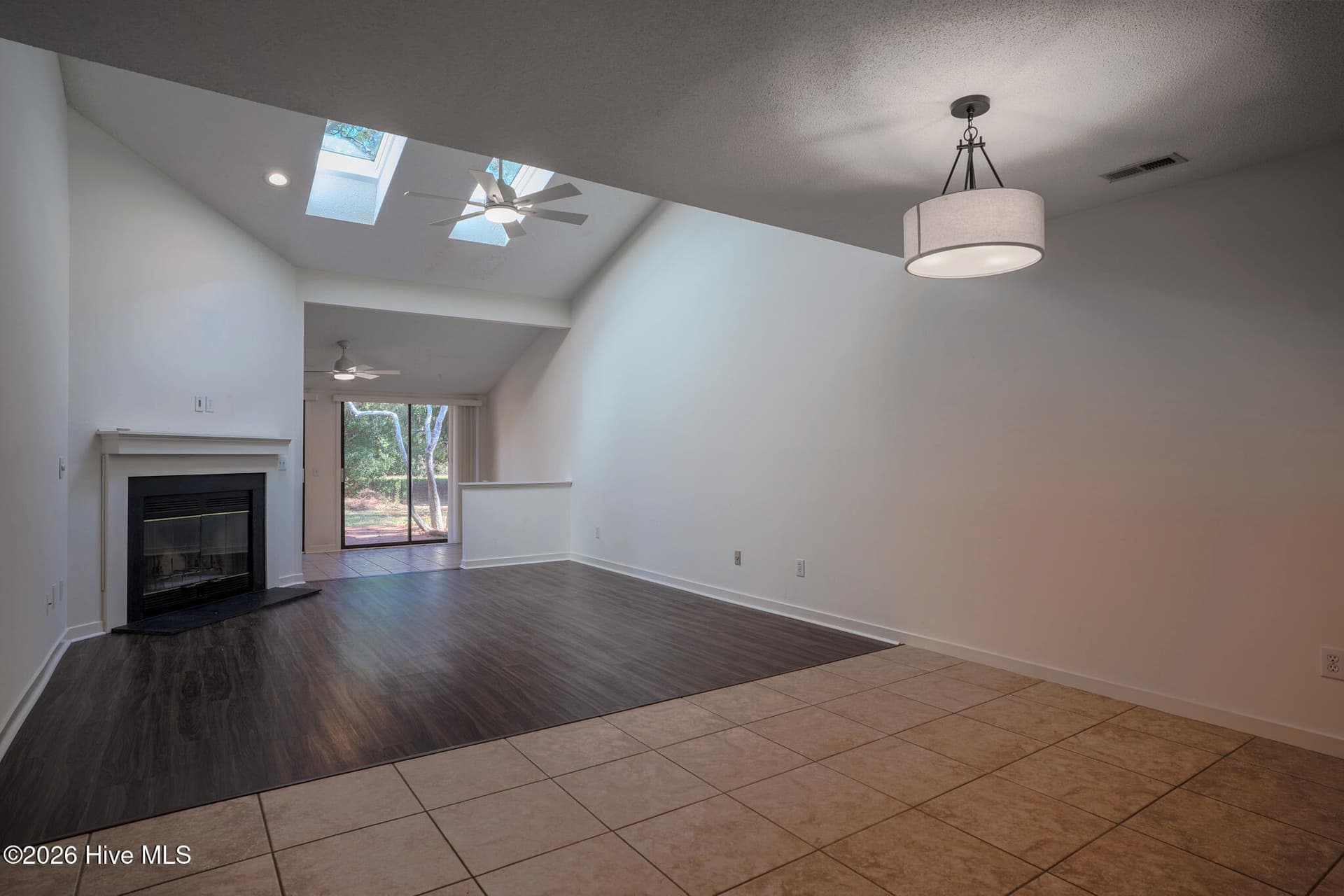 Townhouse at 211 Inland Greens Circle, Wilmington, NC 28405, photo 21 of 114