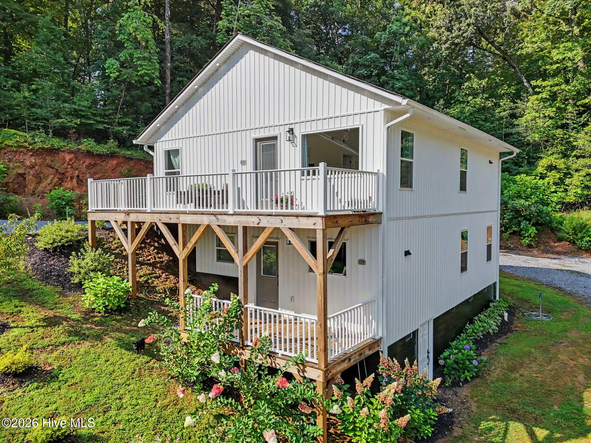 Single Family Residence at 155 Indian Passage Drive, Murphy, NC 28906, photo 2 of 2