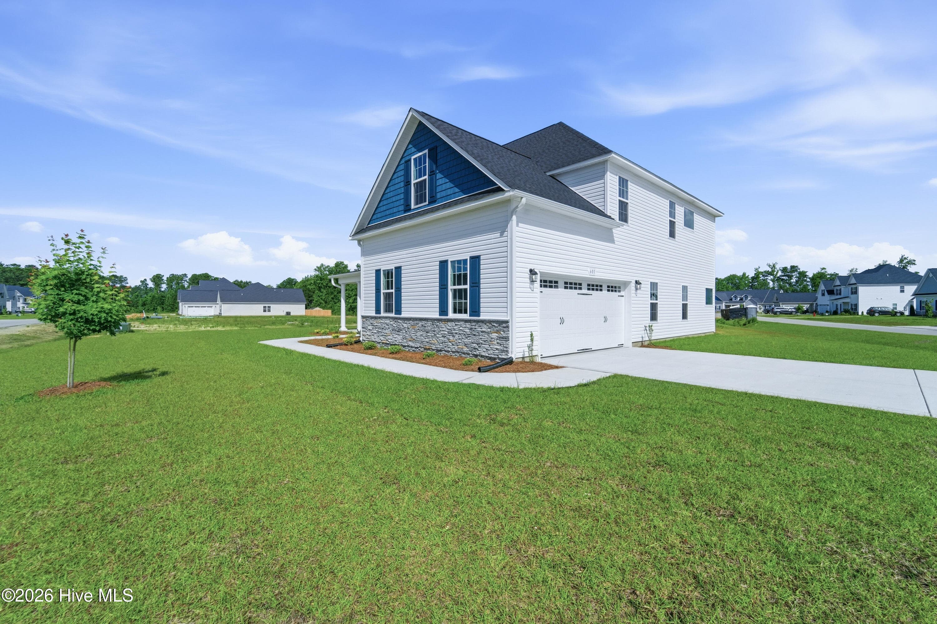 Single Family Residence at 601 Salty Marsh Lane, Jacksonville, NC 28546, photo 5 of 86