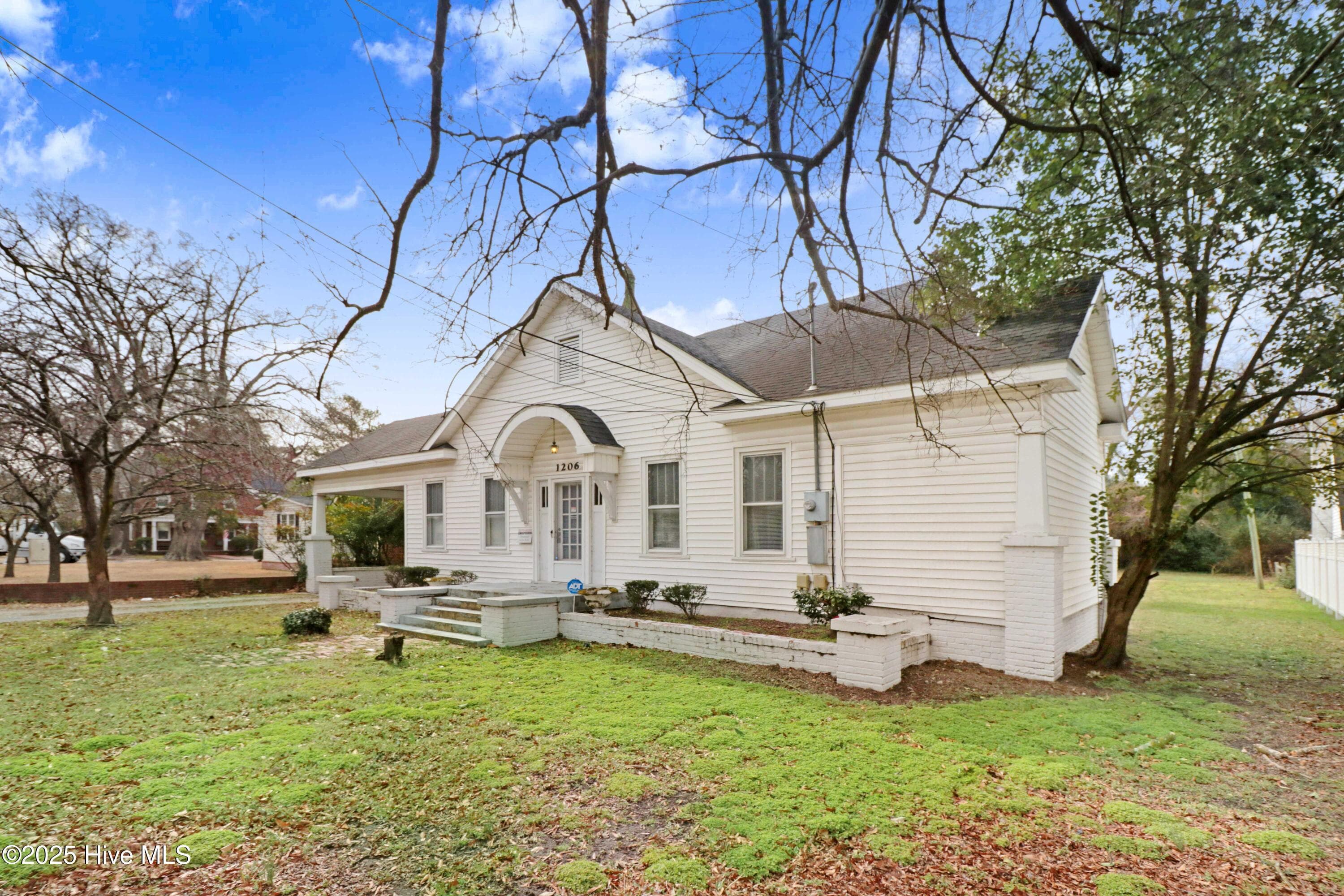 Single Family Residence at 1206 E Ash Street, Goldsboro, NC 27530, photo 2 of 19