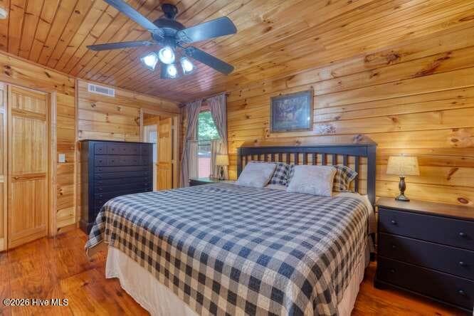 Single Family Residence at 158 Red Oak Forest Lane, Murphy, NC 28906, photo 17 of 59