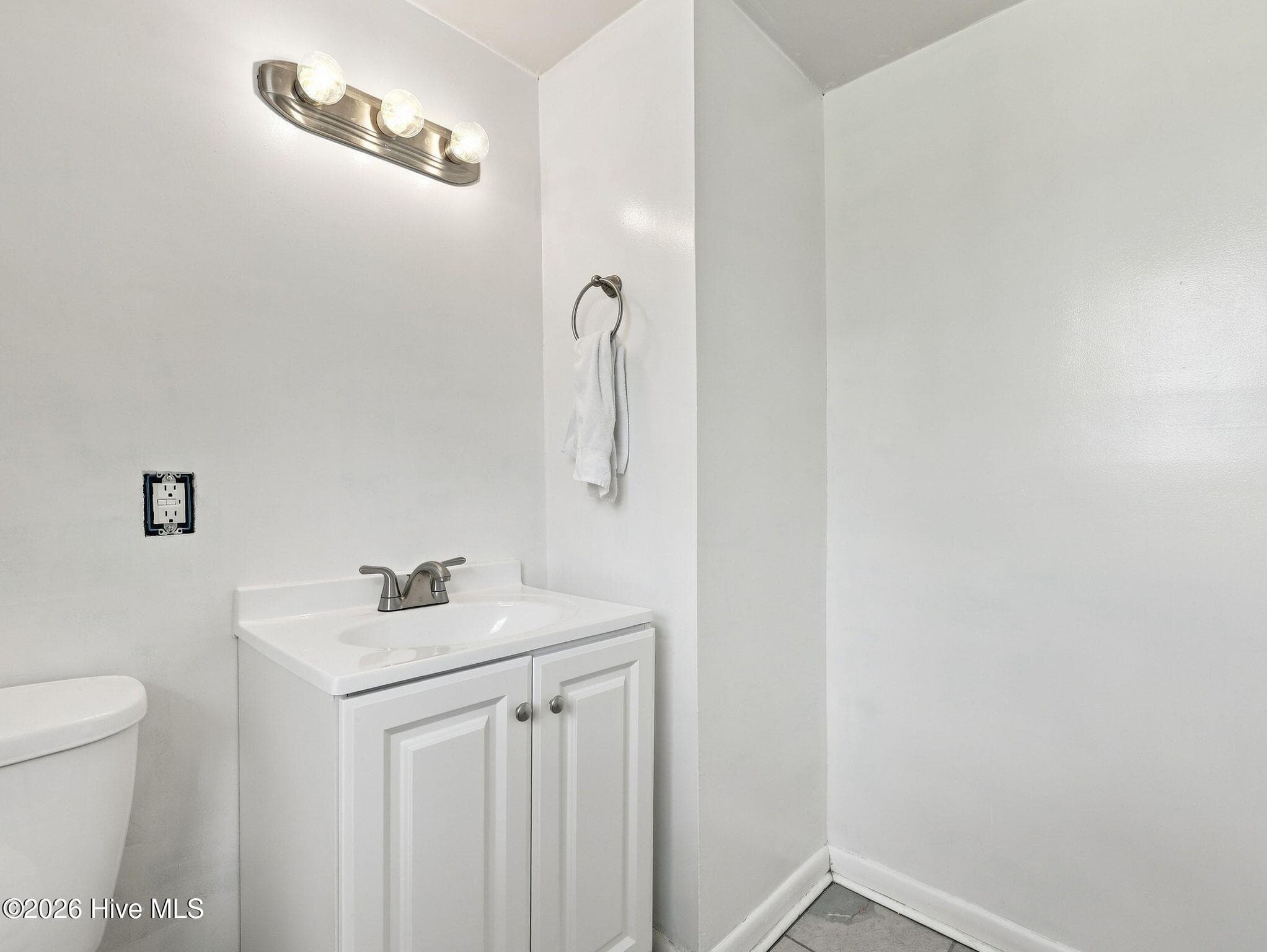 Single Family Residence at 407 Brynn Marr Road, Jacksonville, NC 28546, photo 13 of 49