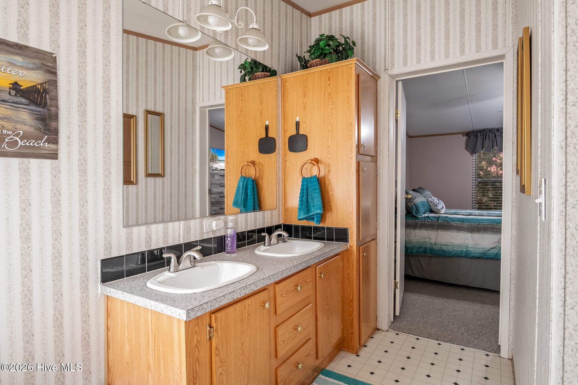 Manufactured Home at 1989 Scotch Sea Lane SW, Supply, NC 28462, photo 32 of 49