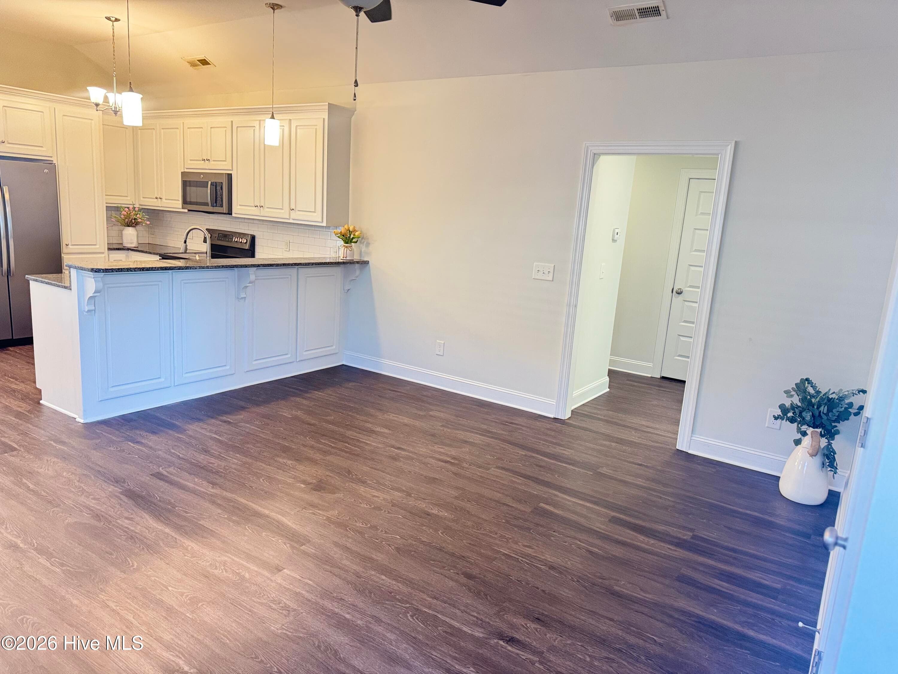 Single Family Residence at 733 Seneca Court, Winterville, NC 28590, photo 11 of 26