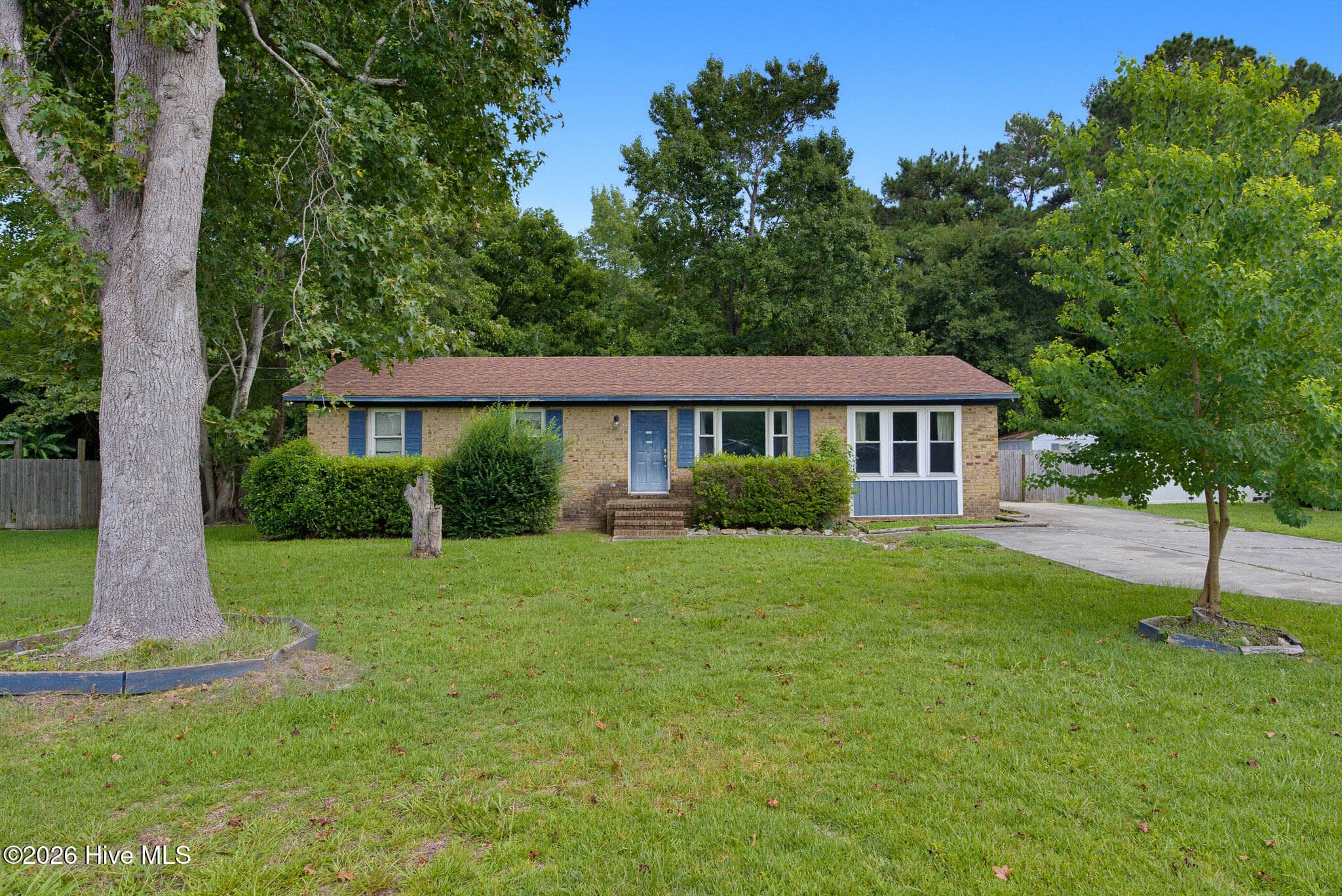 Single Family Residence at 1406 Onslow Pines Road, Jacksonville, NC 28540, photo 2 of 2