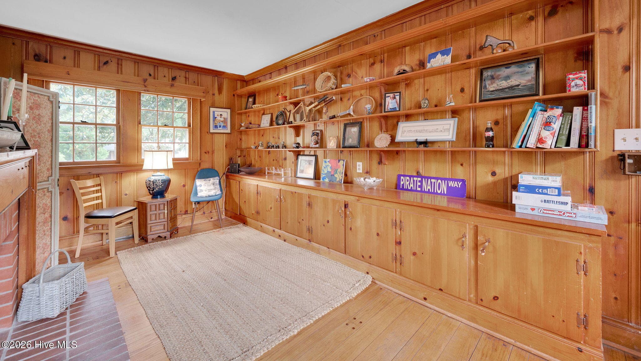 den, so nastalgic - 1902 Sherwood Drive, Greenville, NC 27858