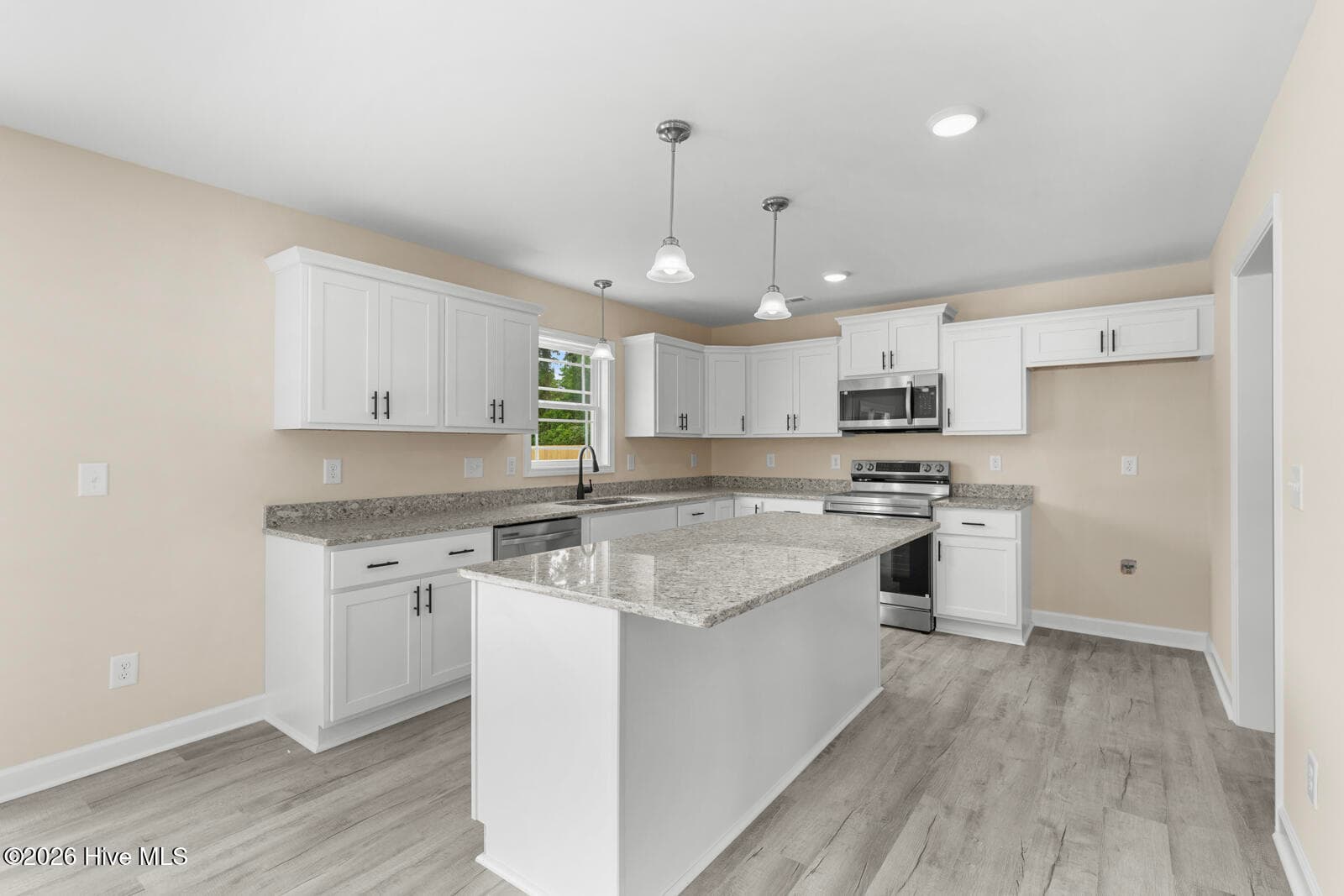 Single Family Residence at 1246 Old Maplehurst Road, Jacksonville, NC 28540, photo 11 of 32