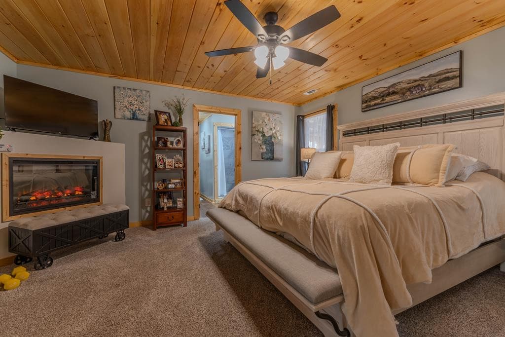 Residential at 190 Galloway Drive, Hayesville, NC 28904, photo 15 of 37