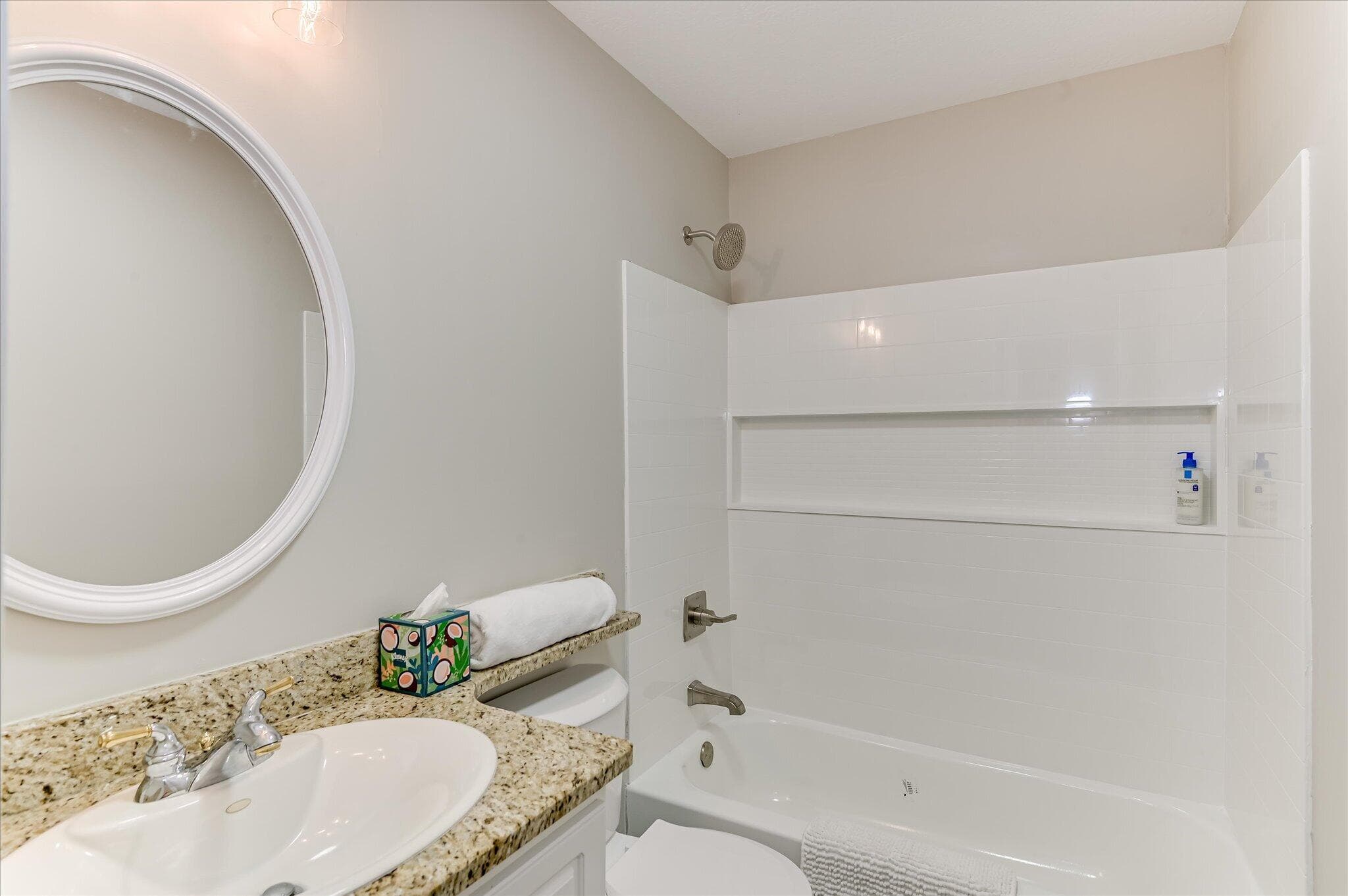 Original Hall Bath Upstairs - 1154 Water Oak Drive, Lincolnton, GA 30817