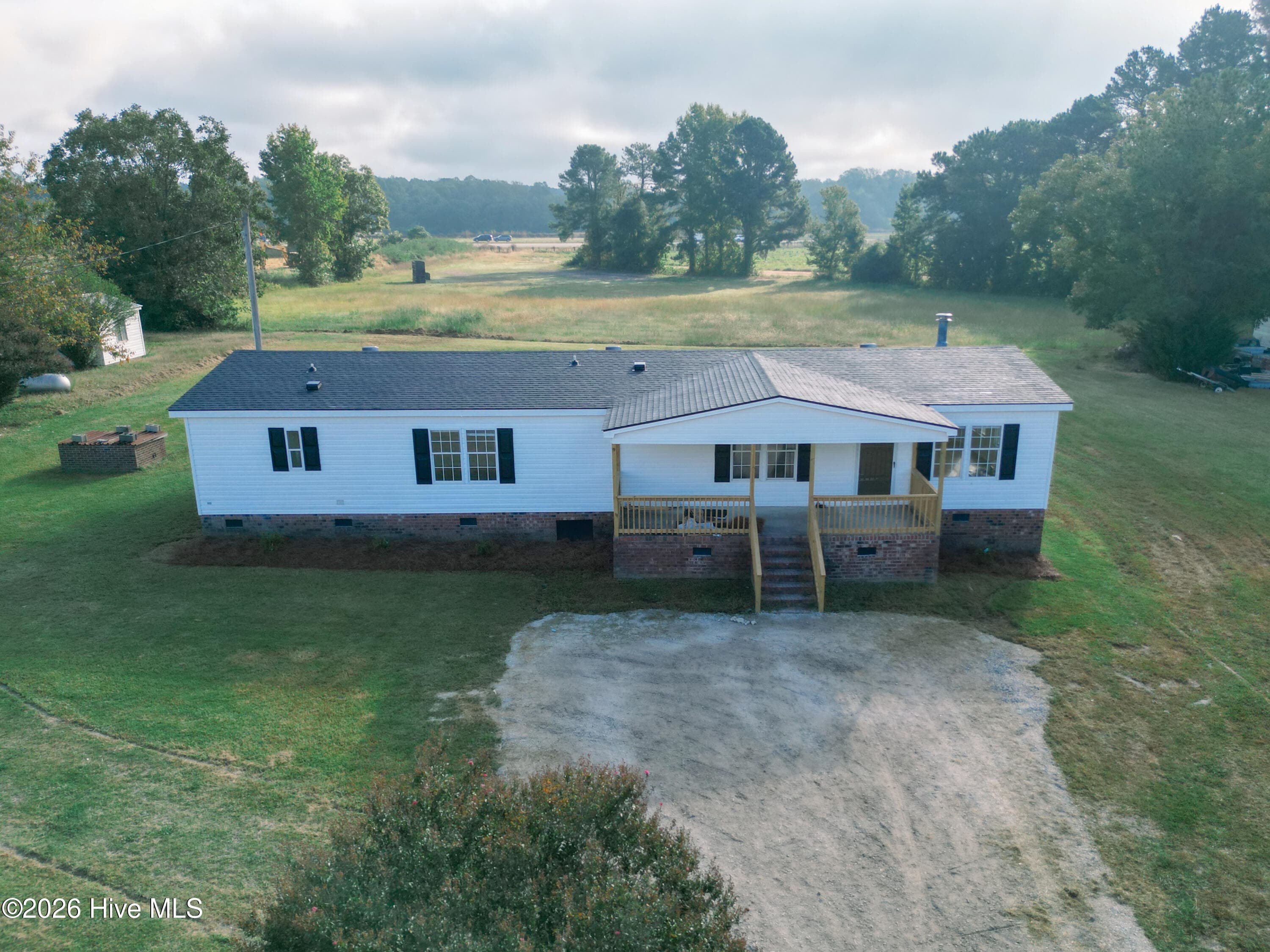 Manufactured Home at 5105 Zulas Place S, Wilson, NC 27893, Wilson, photo 3 of 40