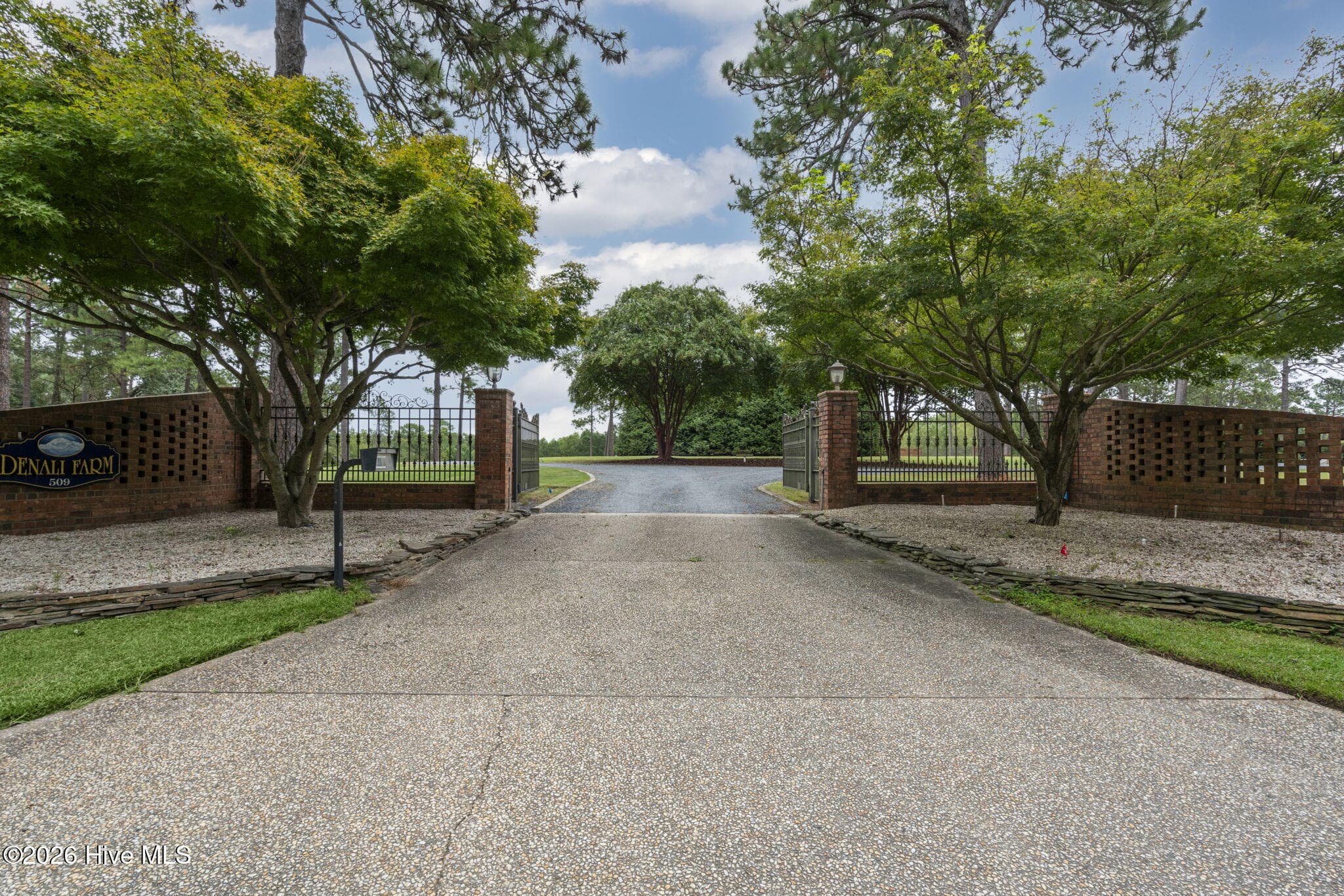 Single Family Residence at 509 Cross Country Lane, Southern Pines, NC 28387, photo 8 of 143