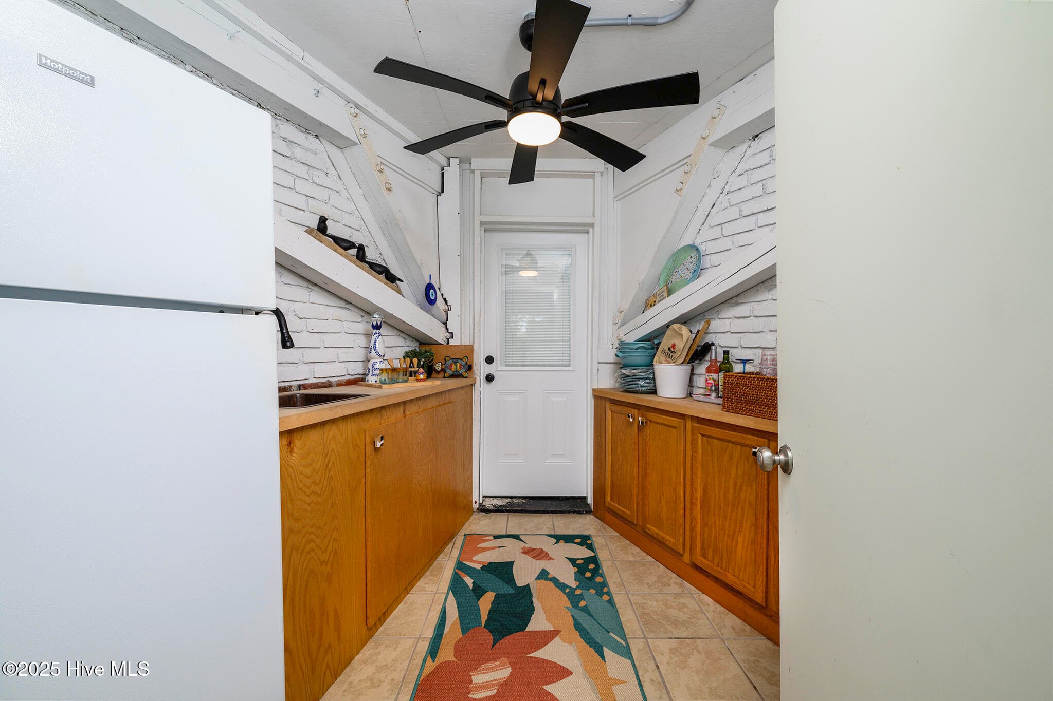 Single Family Residence at 210 Gangplank Road, New Bern, NC 28562, photo 40 of 86