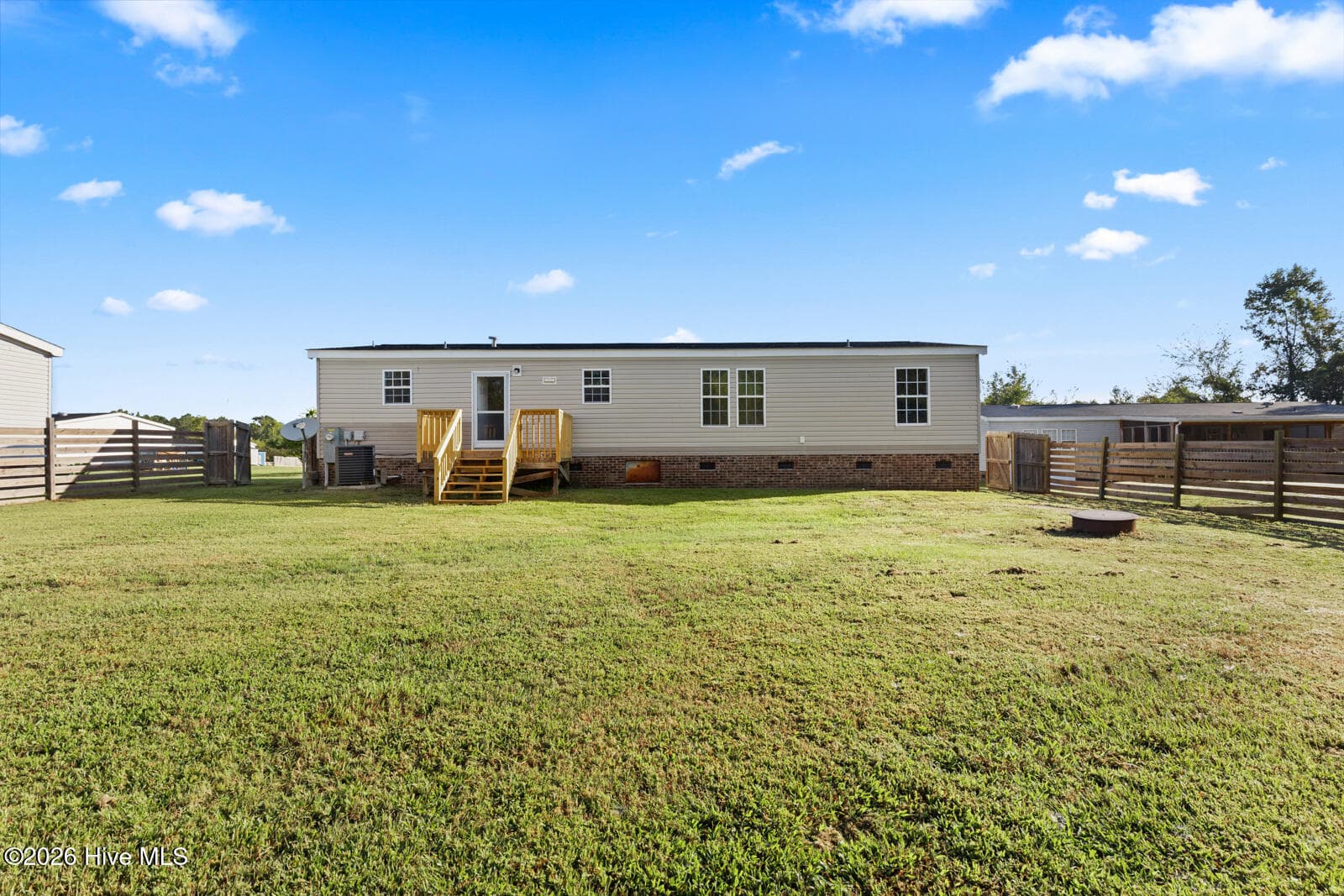 Manufactured Home at 118 Cypress Knee Drive, Richlands, NC 28574, photo 24 of 24