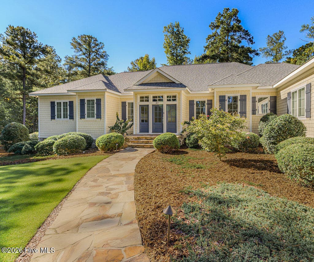 Single Family Residence at 43 Ridgeland Street, Pinehurst, NC 28374, photo 2 of 89