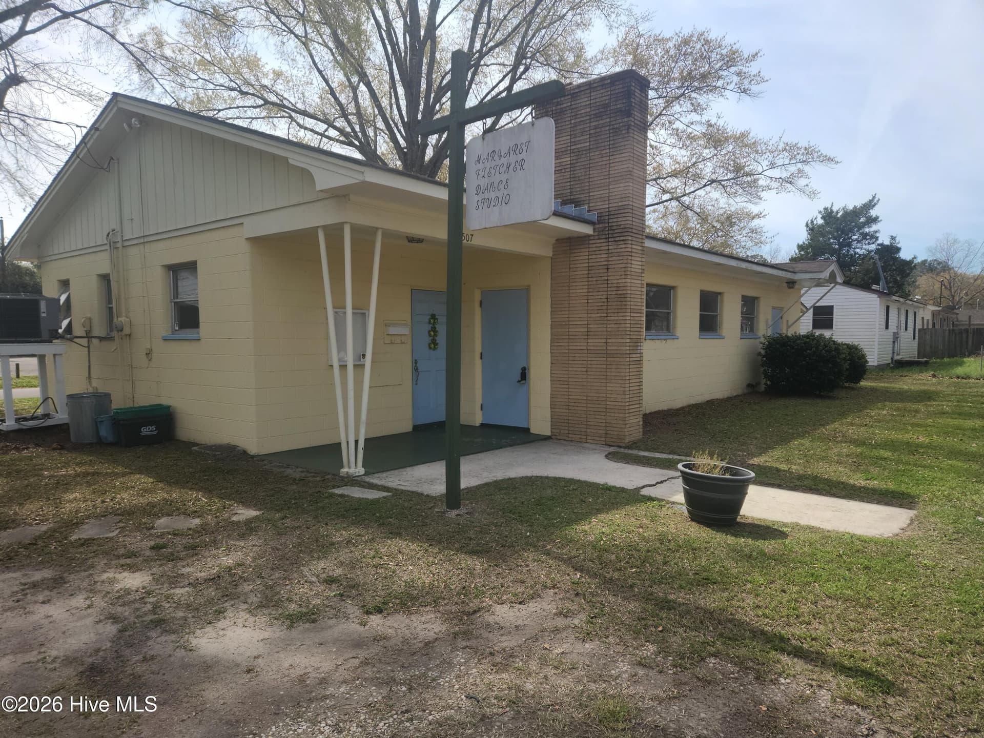 Commercial Sale at 507 Contentnea Avenue, New Bern, NC 28560