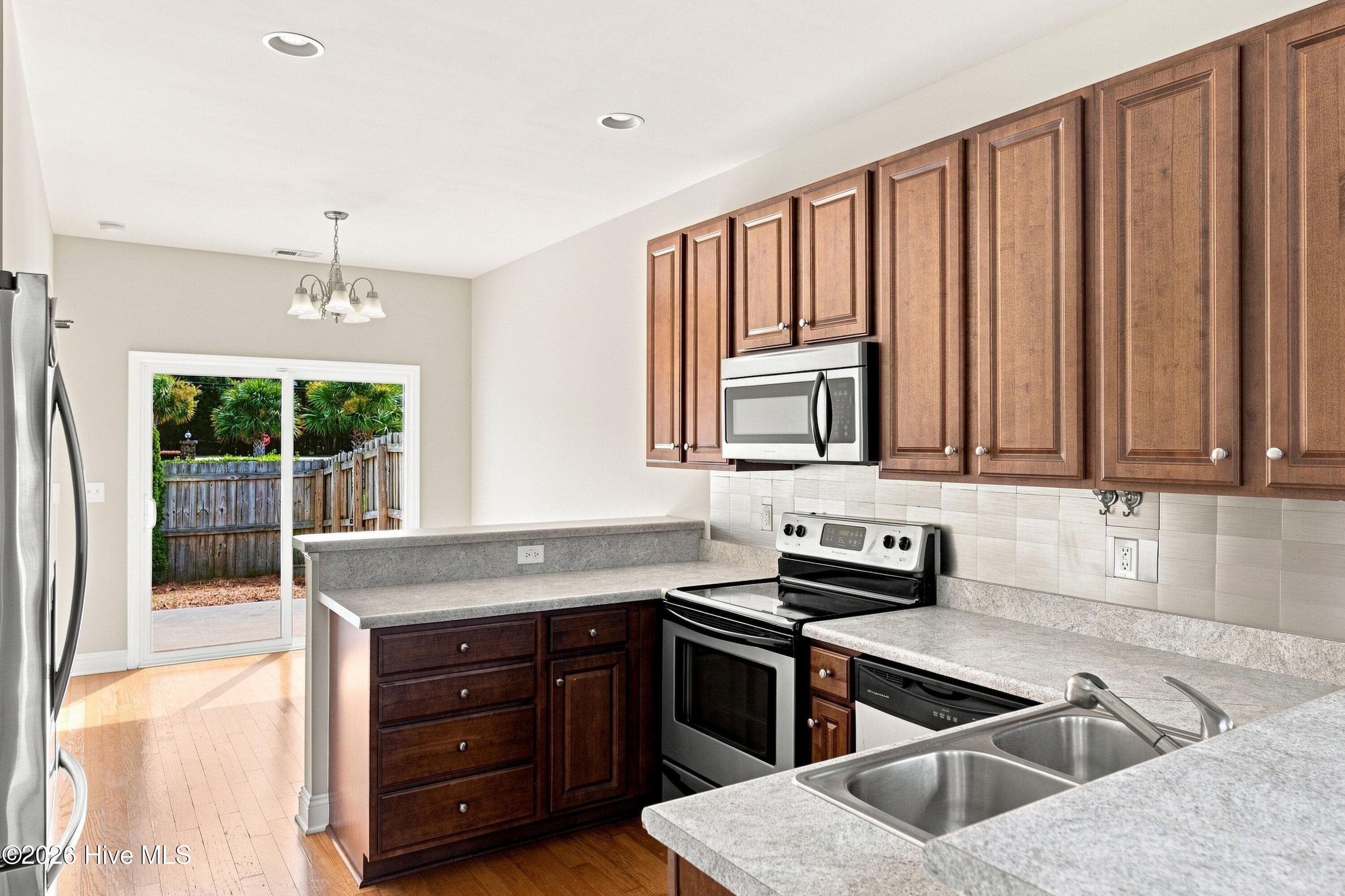Single Family Residence at 8023 Sweetgrass Court, Wilmington, NC 28412, photo 12 of 33