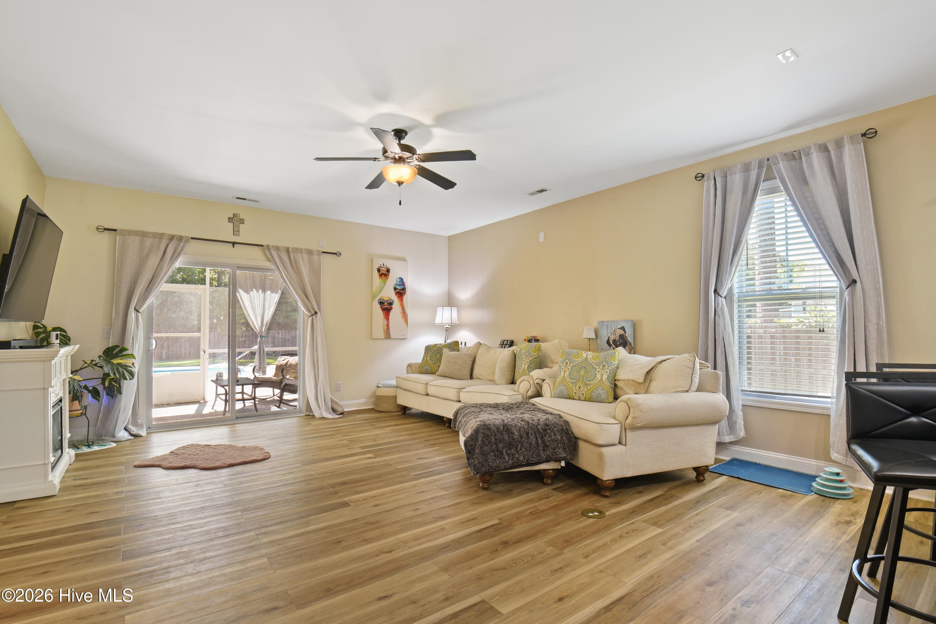 Single Family Residence at 143 Cornel Lane, Hampstead, NC 28443, photo 7 of 38