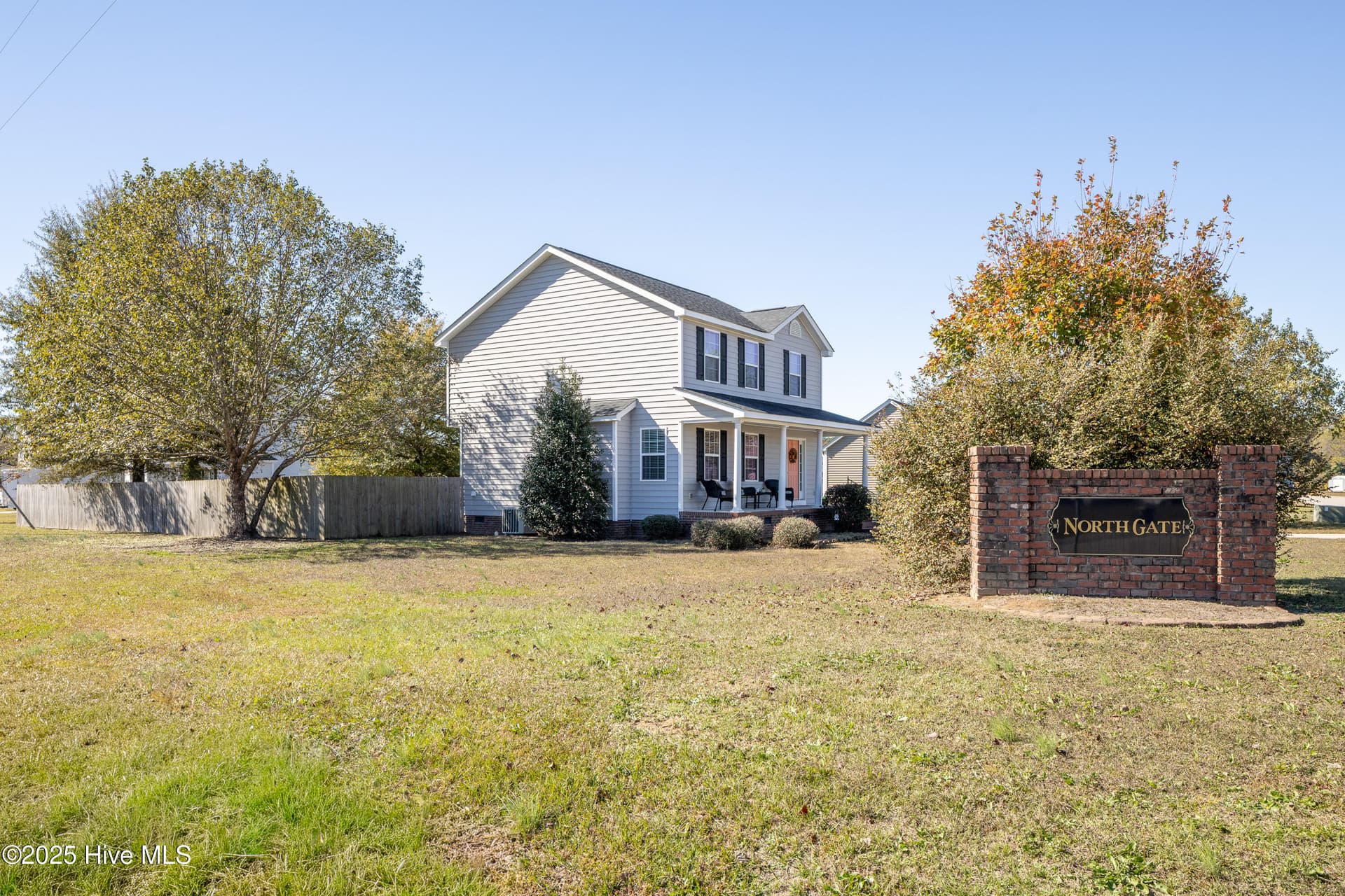 Single Family Residence at 21 Northgate Lane, Clinton, NC 28328, photo 2 of 28