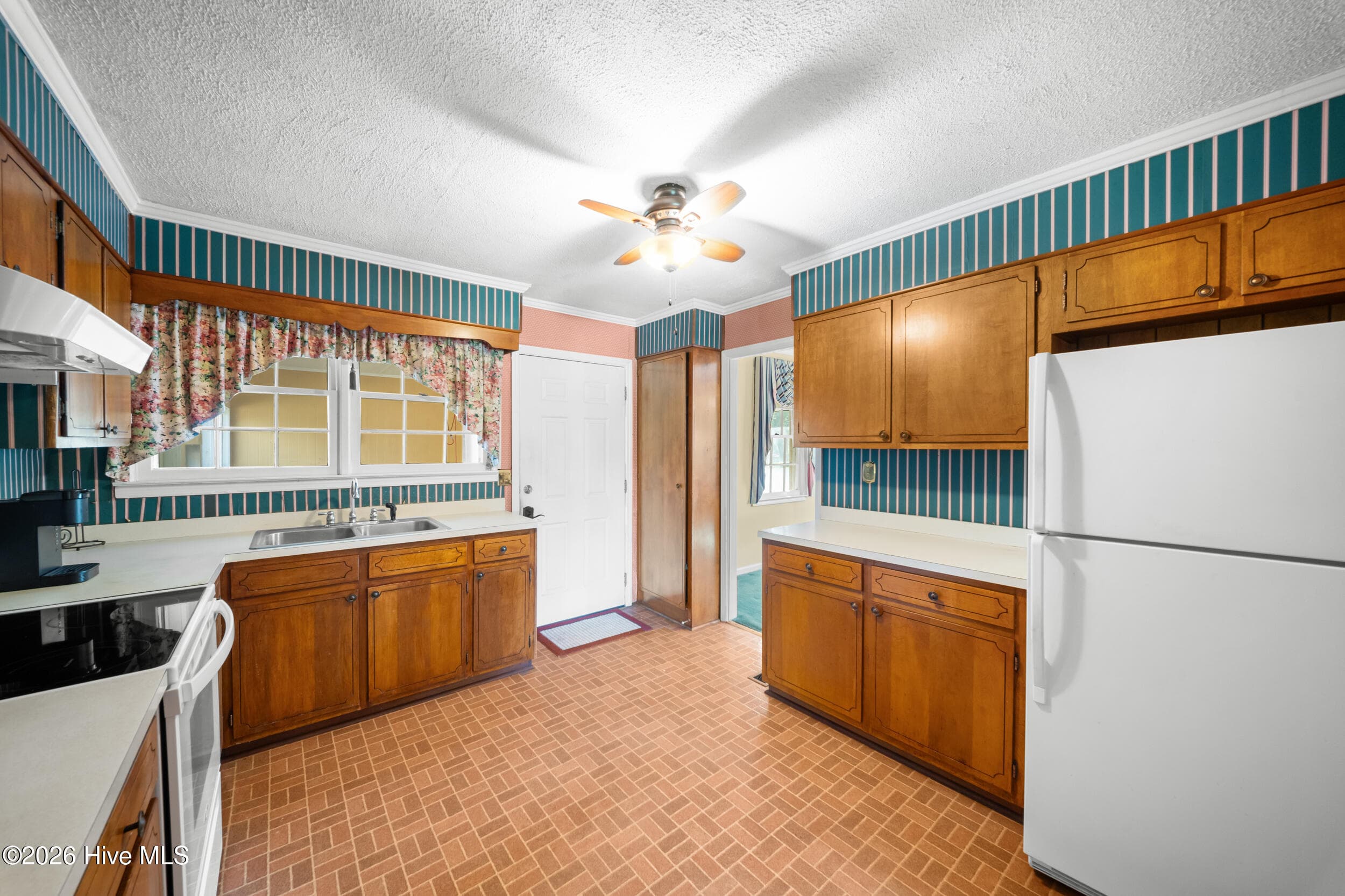 Single Family Residence at 4960 Woodland Way, Millen, GA 30442, photo 10 of 32