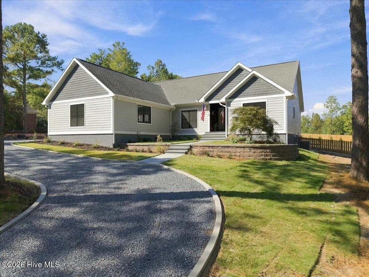 65 Mcqueen Road, Pinehurst, NC 28374