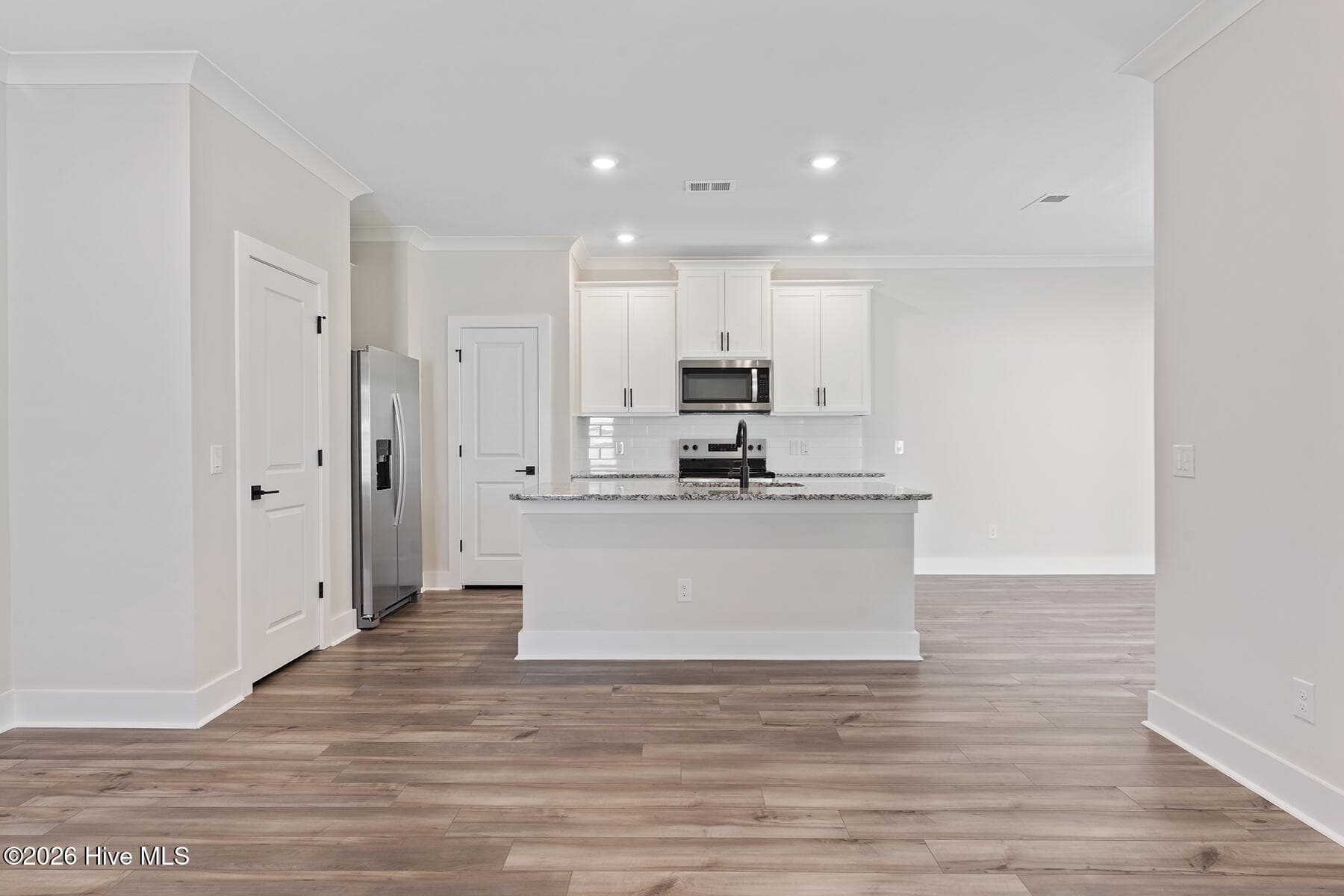 Single Family Residence at 146 Commons View Drive, Hampstead, NC 28443, photo 5 of 18