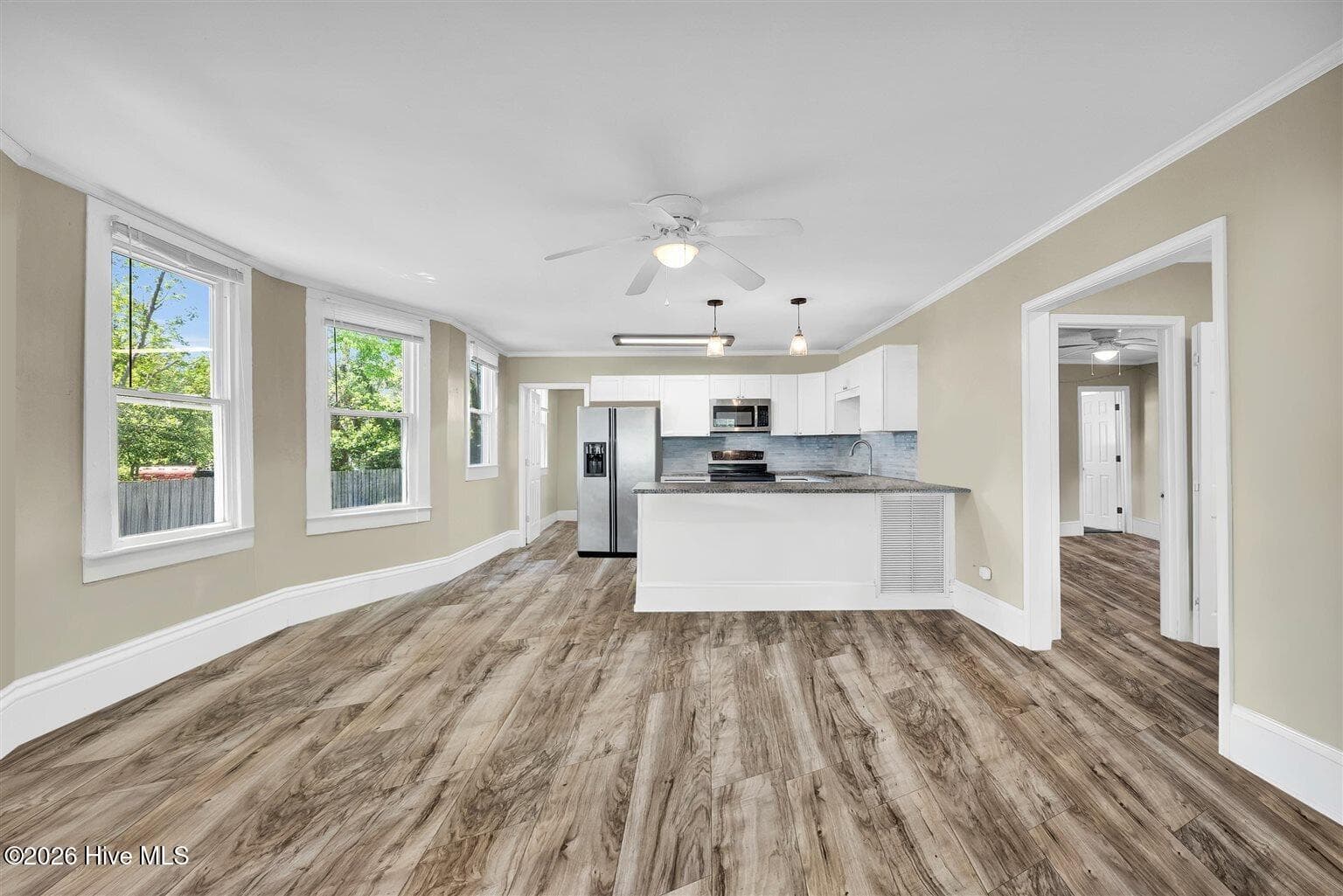 Front unit dining kitchen - 305 Macmillan Avenue N, Wilmington, NC 28403