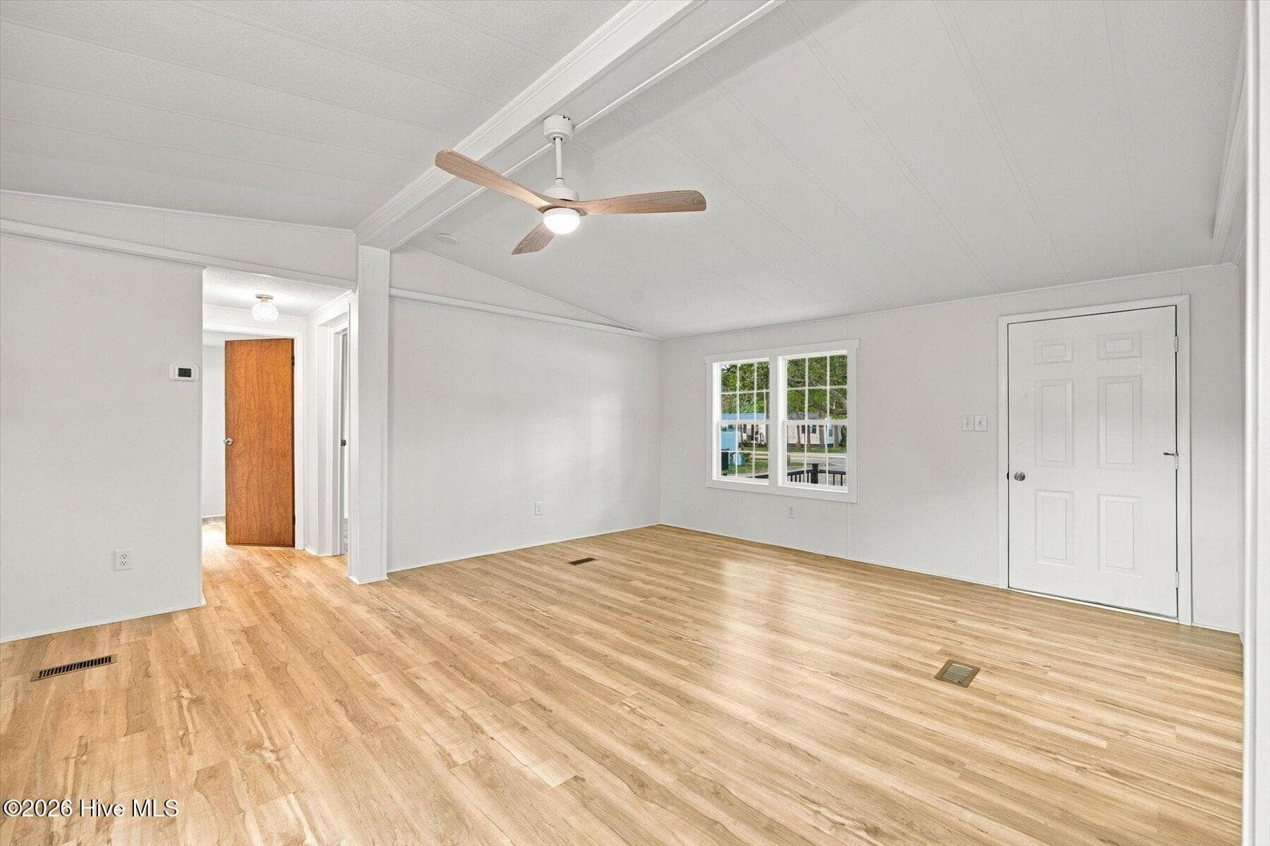 Manufactured Home at 621 Harbor Drive SE, Bolivia, NC 28422, photo 15 of 46