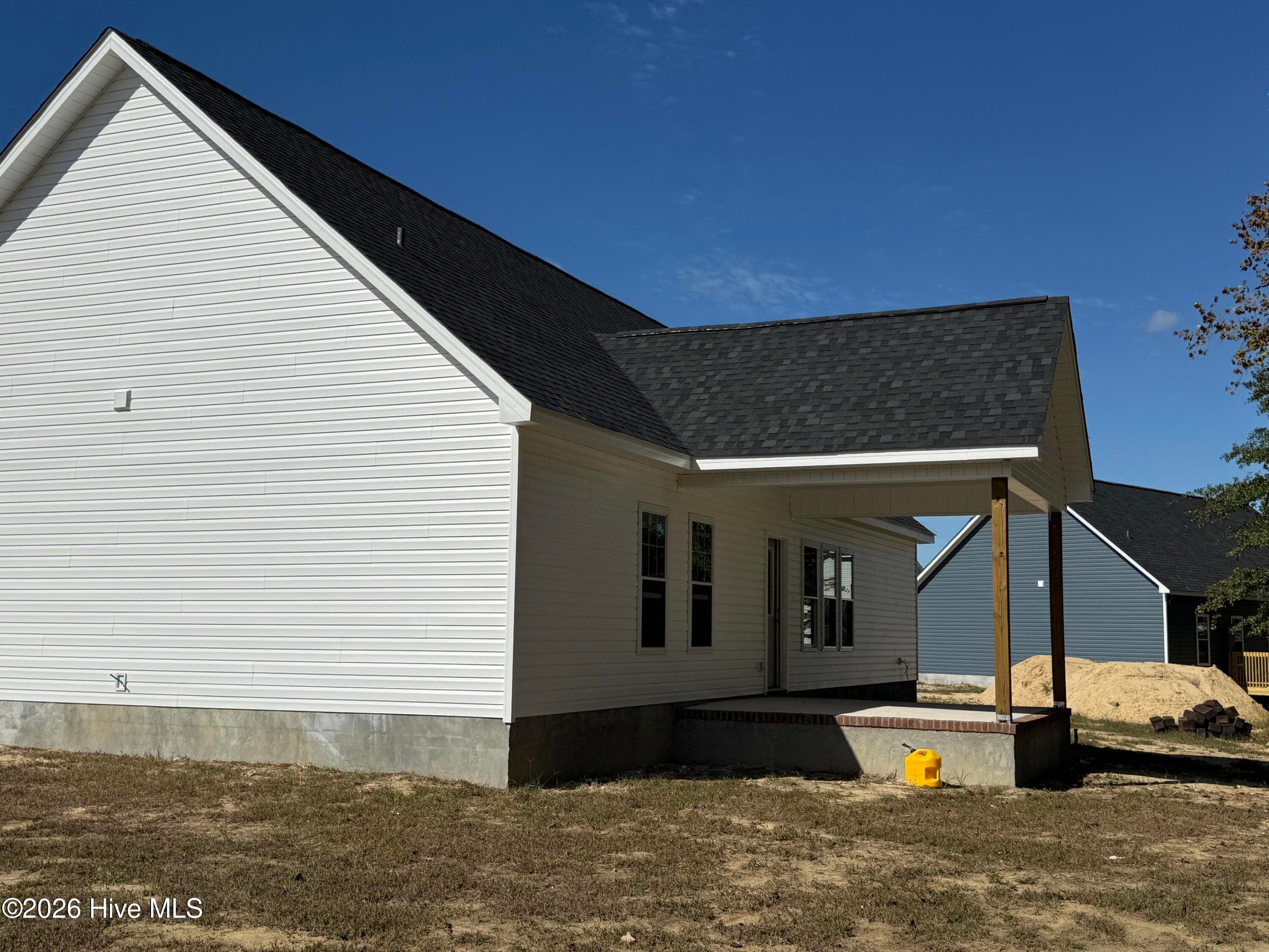 Single Family Residence at 509 Romney Drive, Beulaville, NC 28518, photo 7 of 27