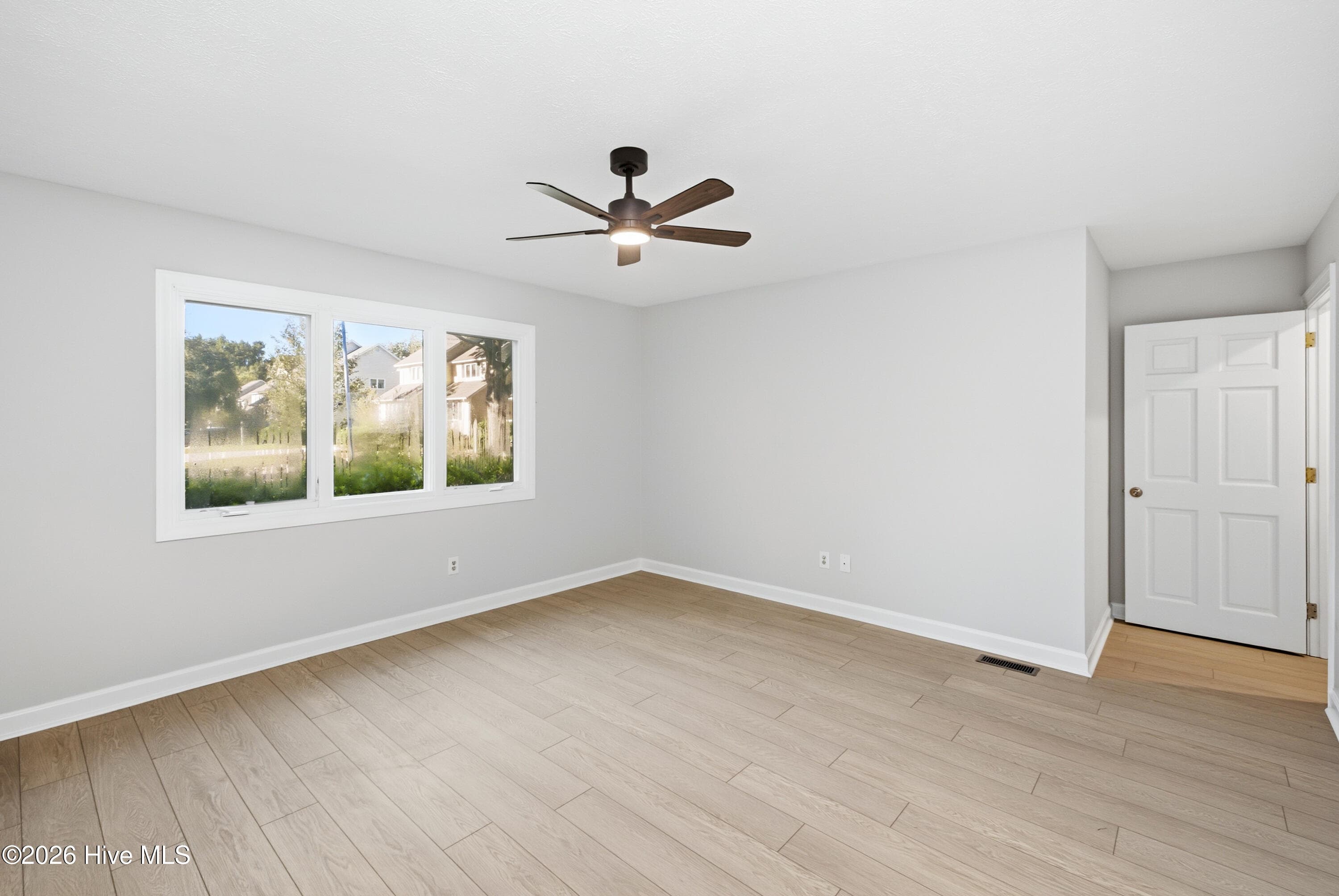Townhouse at 323 Wimbledon Court, Wilmington, NC 28412, Wilmington, photo 18 of 41