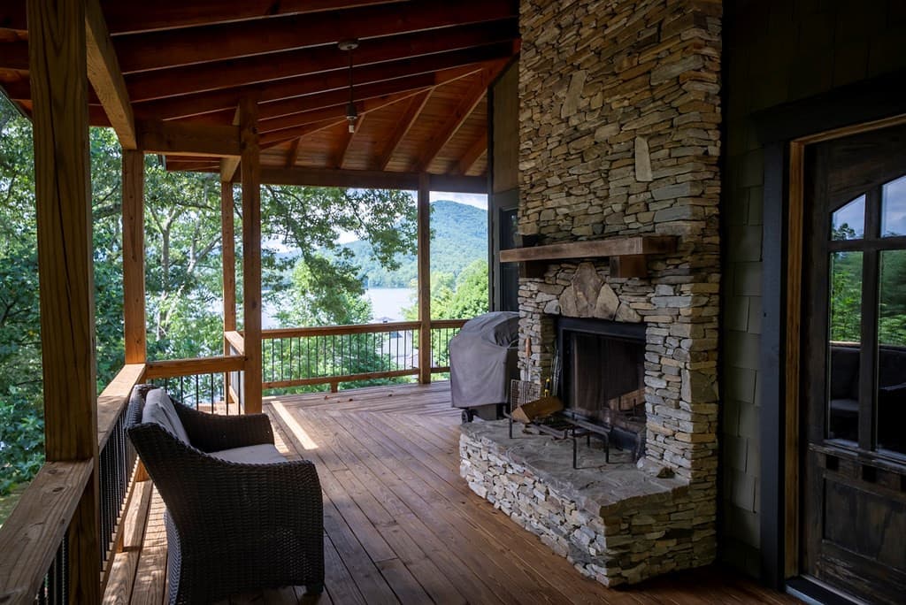 Residential at 11 Old Lodge Road, Robbinsville, NC 28771, photo 3 of 26