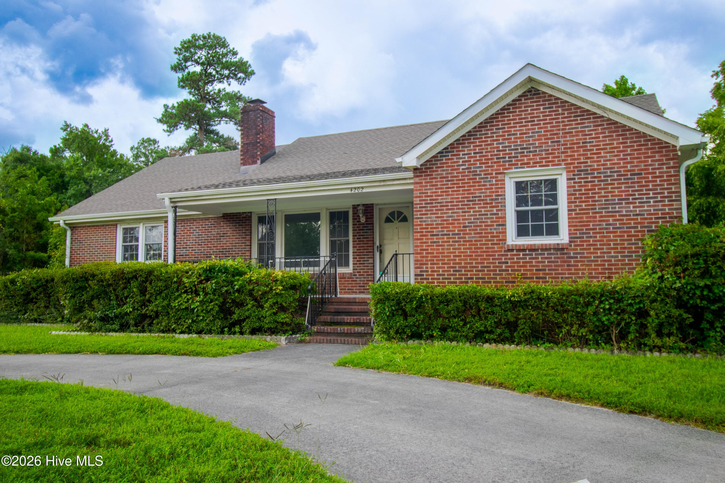 Single Family Residence at 4202 Dewitt Road, Wilmington, NC 28405, photo 4 of 26