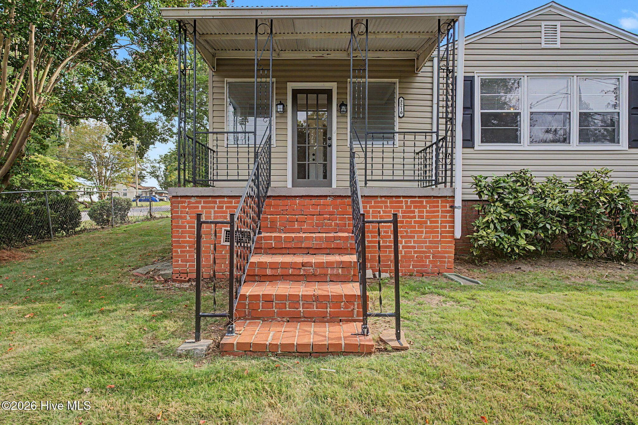 Single Family Residence at 3210 York Drive, Augusta, GA 30909, photo 5 of 36