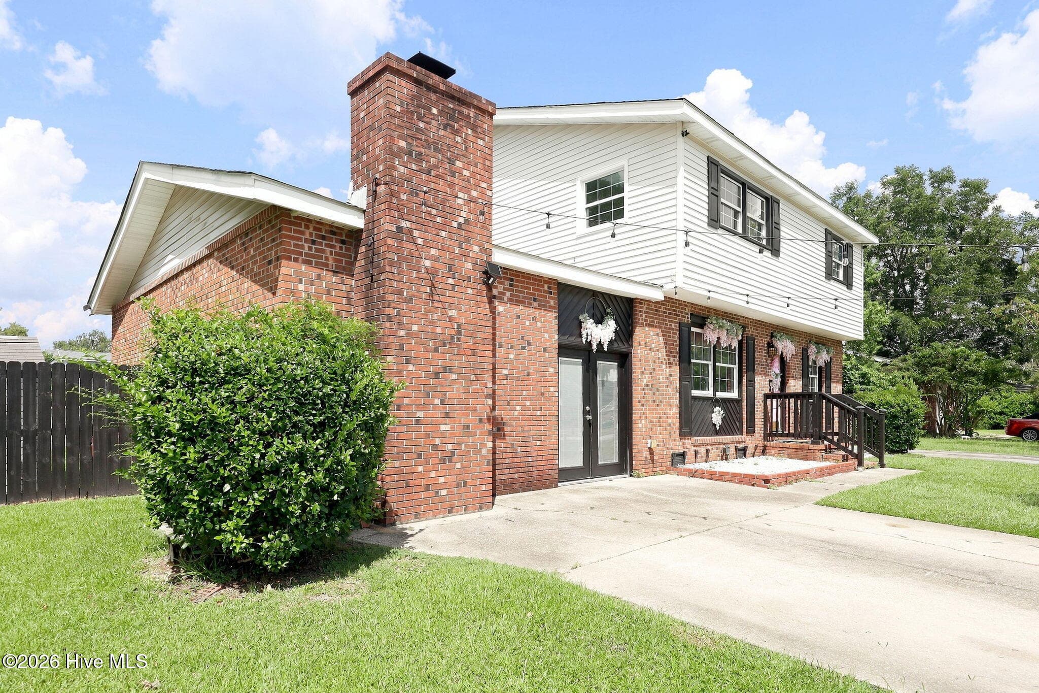Single Family Residence at 407 Brynn Marr Road, Jacksonville, NC 28546, photo 3 of 49