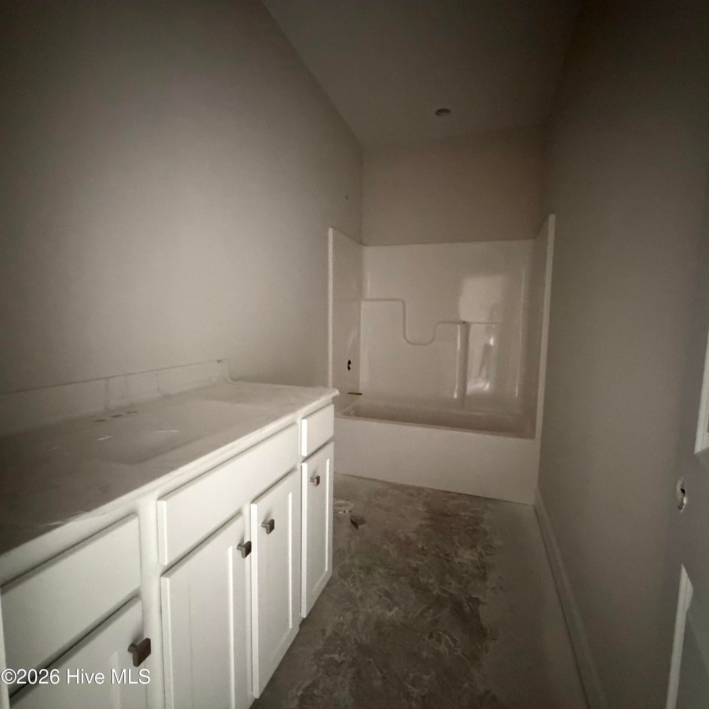 hall bath - 3229 Meadow Drive, Farmville, NC 27828