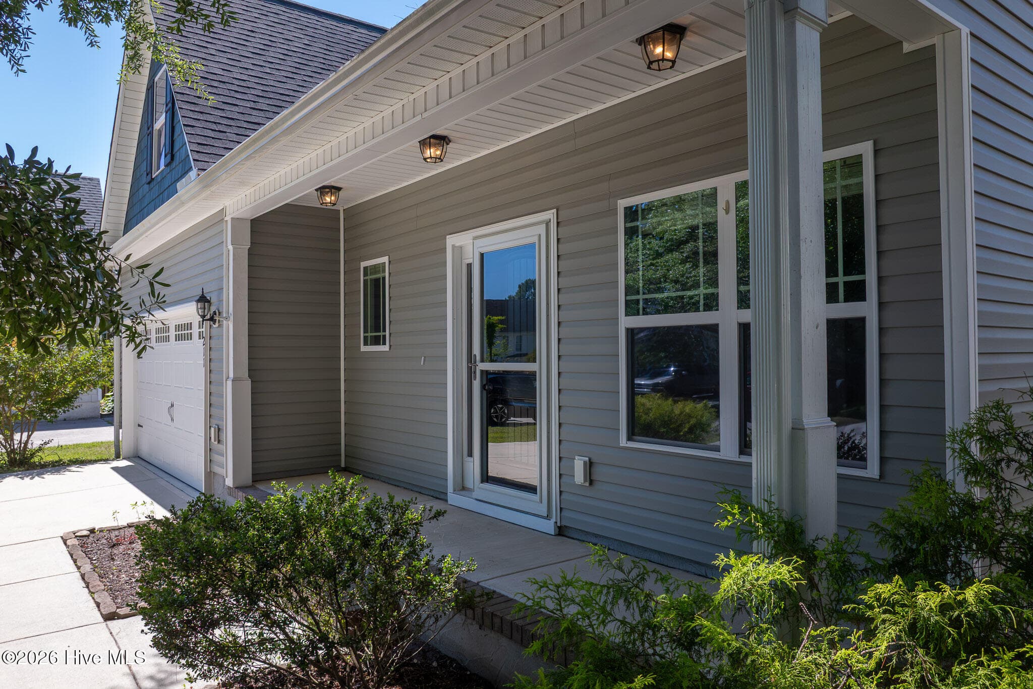 Single Family Residence at 211 Derby Downs Drive, Sneads Ferry, NC 28460, photo 5 of 61