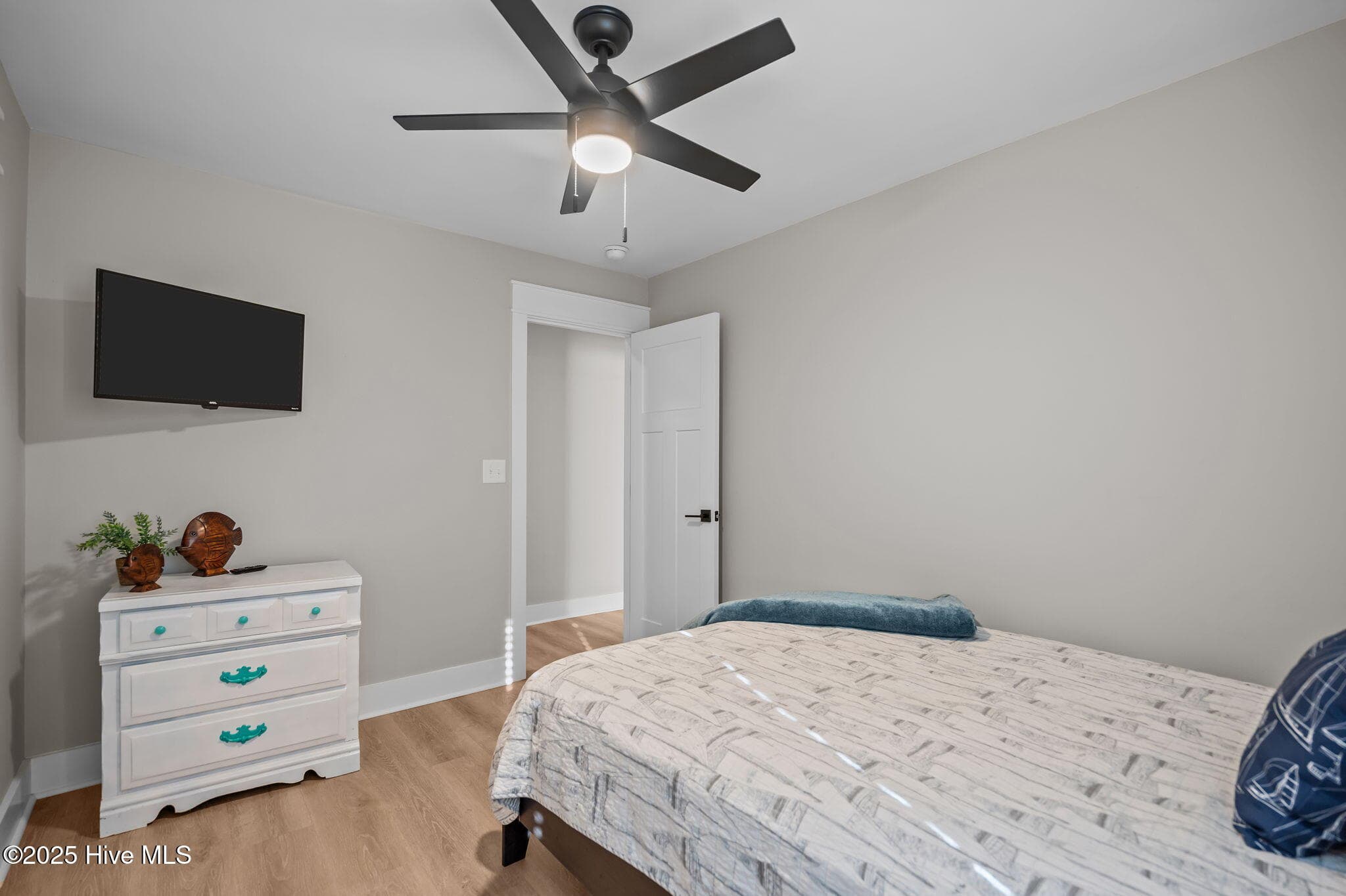 GUEST ROOM #1 - 2037 Oxpen Road SW, Supply, NC 28462
