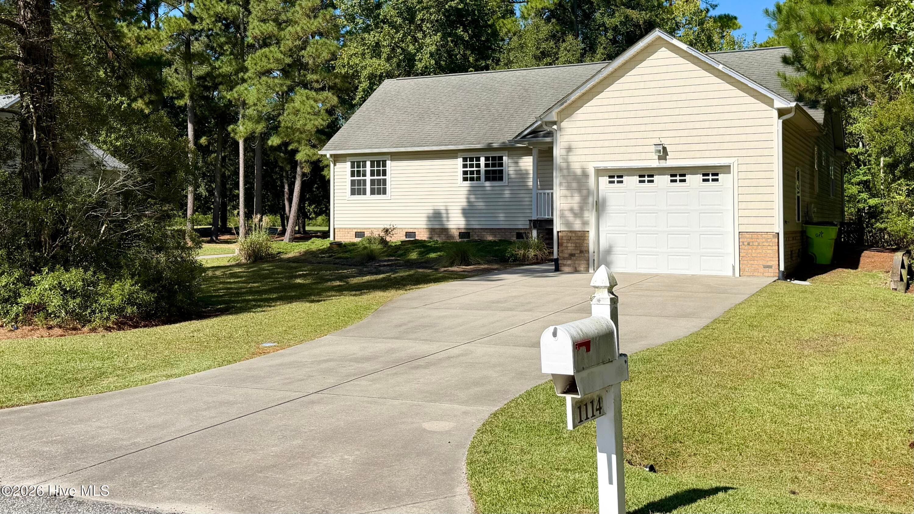 Thank you for looking through the photos of this beautifully updated home, located at a great spot in Fairfield Harbour! Just a short walk to The Pointe restaurant and Golf Pro Shop! Don’t let this get away! - 1114 Barkentine Drive, New Bern, NC 28560