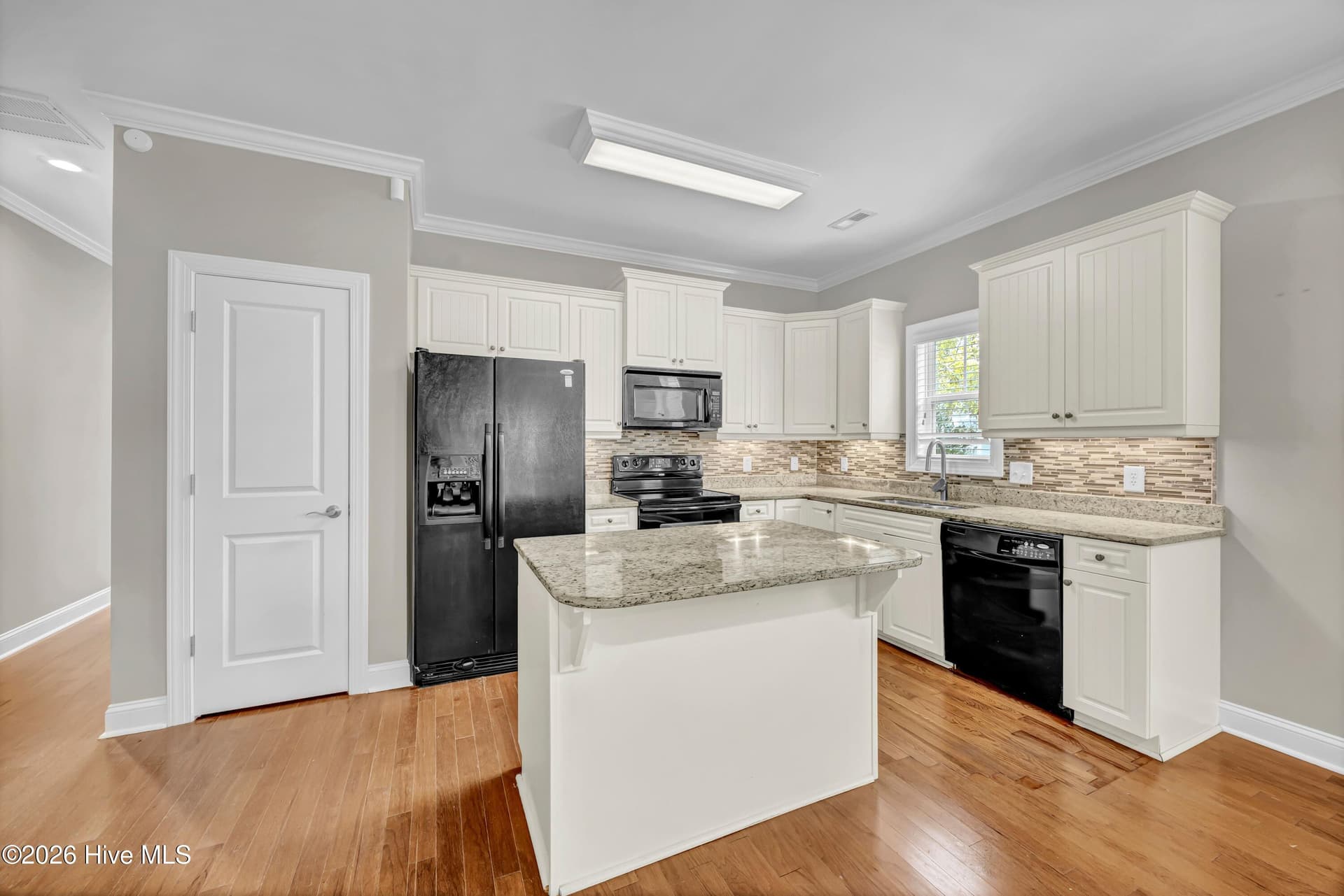 Condominium at 131 Myrtle Avenue, Wilmington, NC 28403, photo 7 of 24