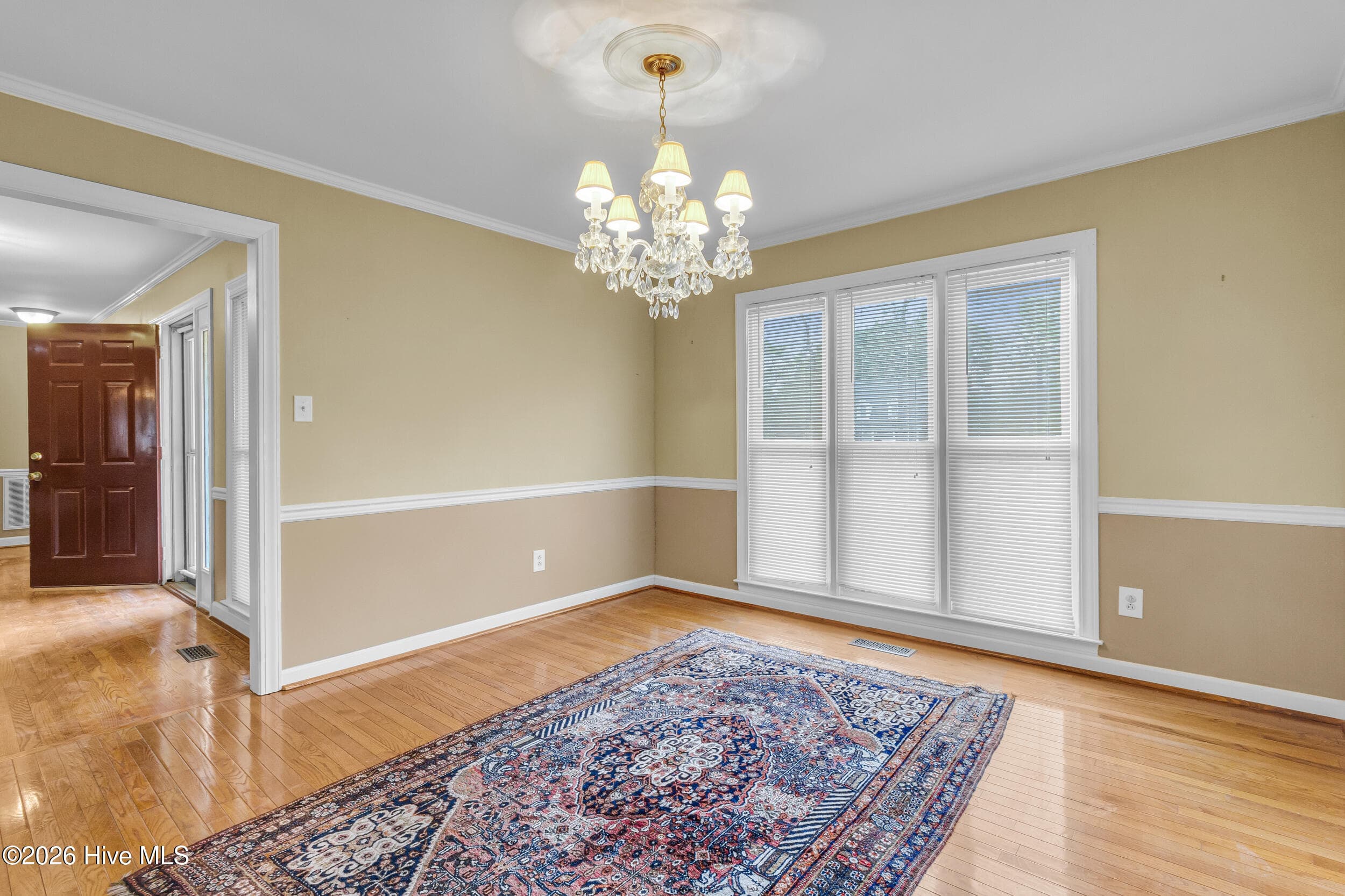 Single Family Residence at 2514 Hickory Street, New Bern, NC 28562, photo 6 of 33
