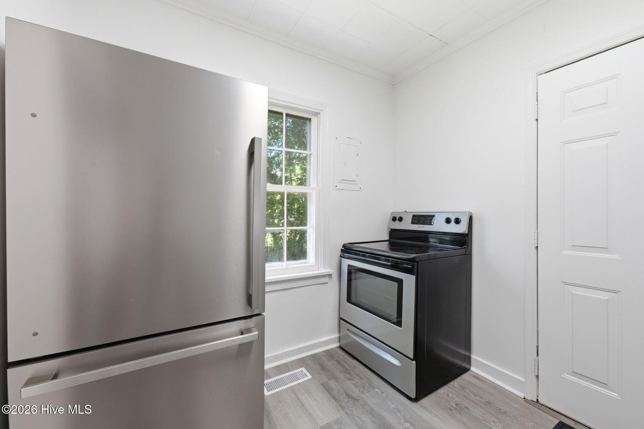Single Family Residence at 1610 Queen Anne Lane, New Bern, NC 28560, New Bern, photo 16 of 35