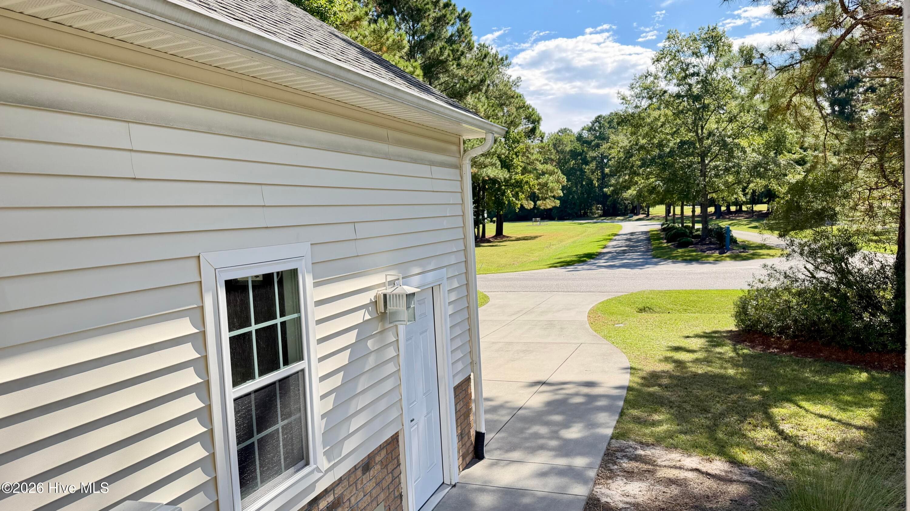 Single Family Residence at 1114 Barkentine Drive, New Bern, NC 28560, photo 13 of 66