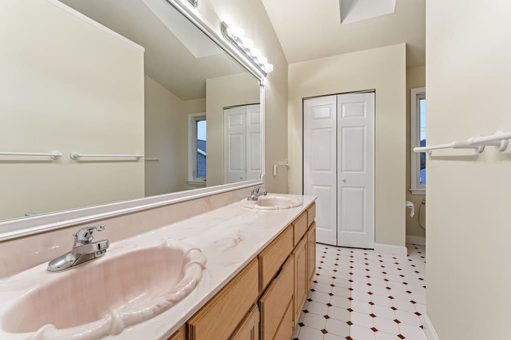 Residential at 286 Mccombs Road, Murphy, NC 28906, photo 19 of 73