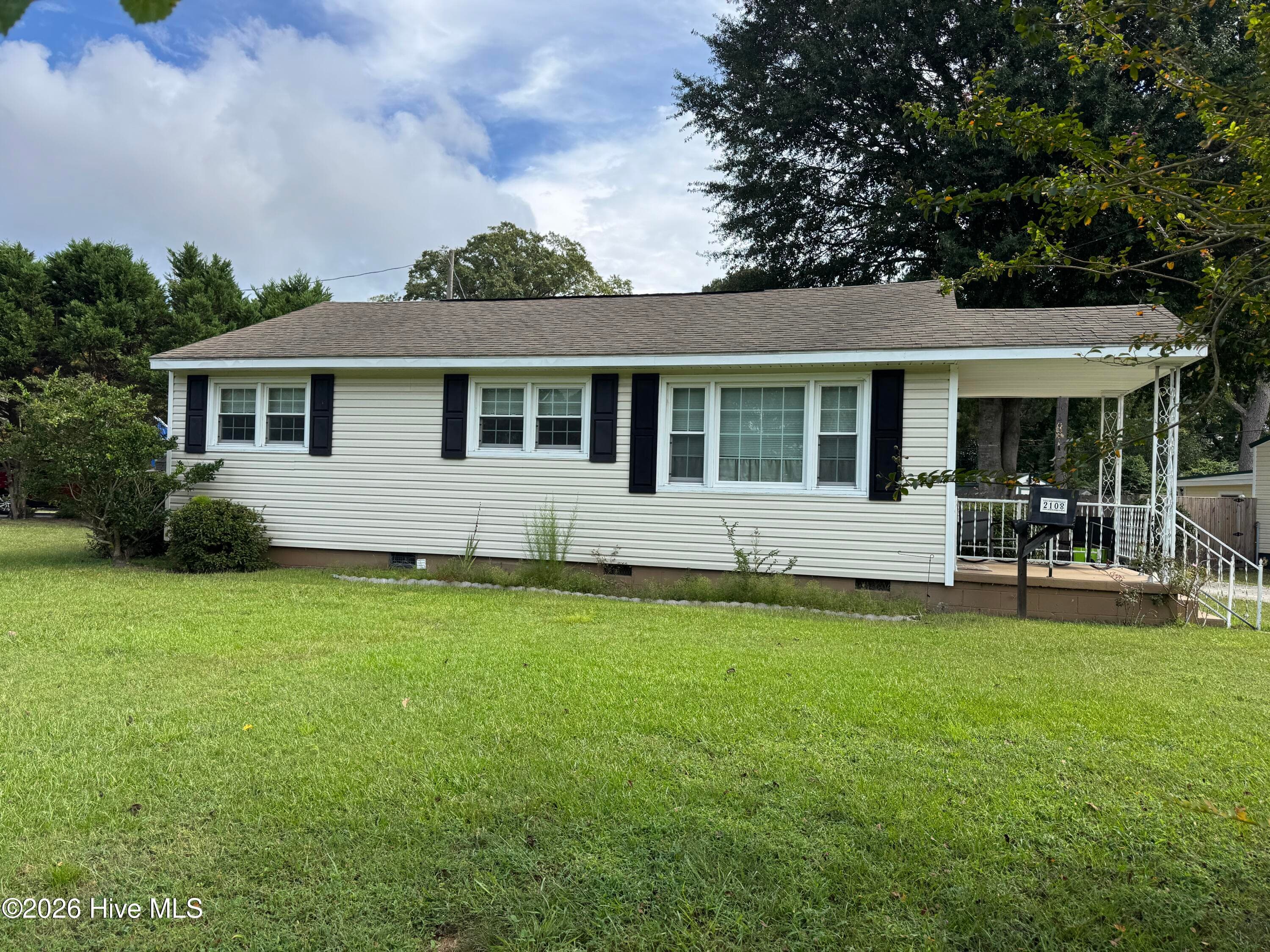 2108 High School Drive, New Bern, NC 28560