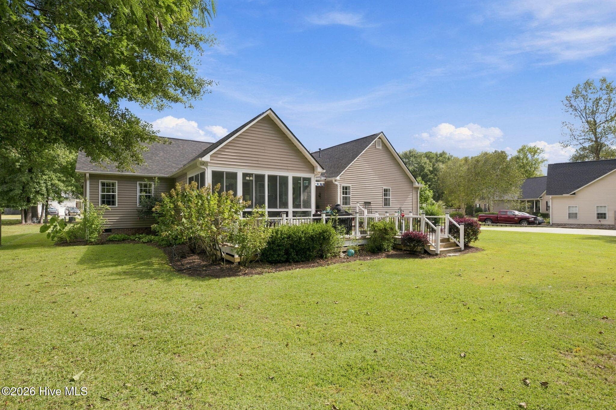 Single Family Residence at 100 Fern Court, New Bern, NC 28562, photo 5 of 53